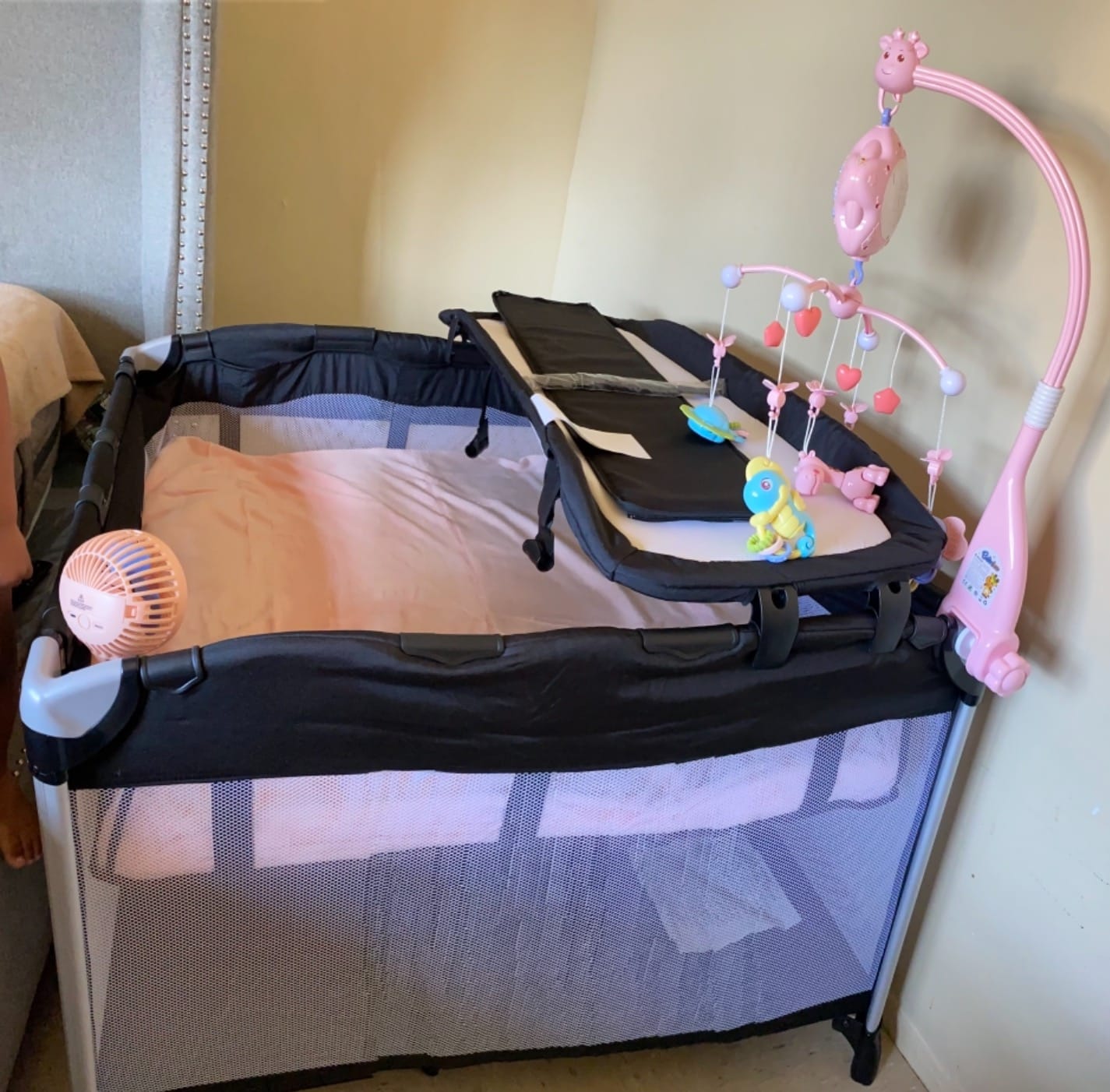 Joovy Room² Large Portable Playpen for Babies and Toddlers, Black customer photo 2