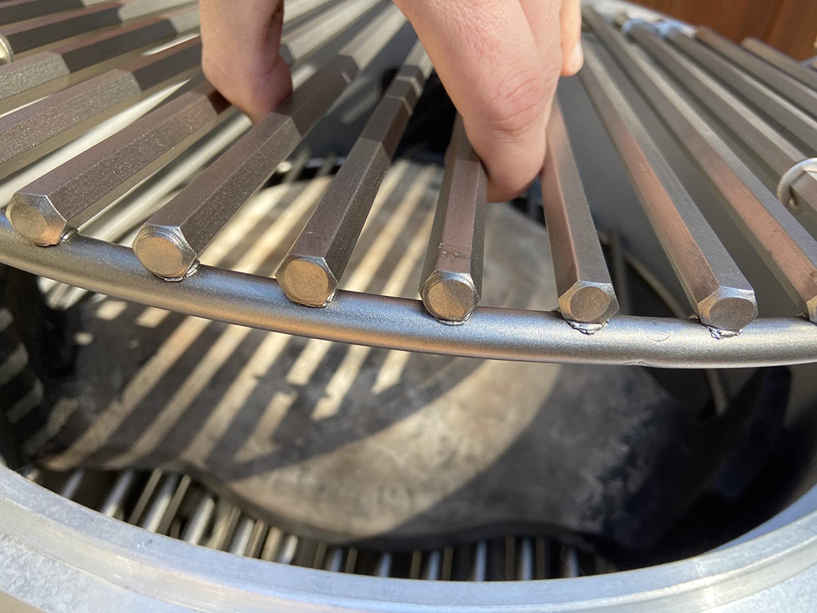 Blaze 20-Inch Cast Aluminum Kamado Grill | Heavy-Duty 1 inch Cast Aluminum Body | 20 inch Hex Stainless Grates | Tongue-and-Groove Seal | BLZ-20-KAMADO customer photo 1