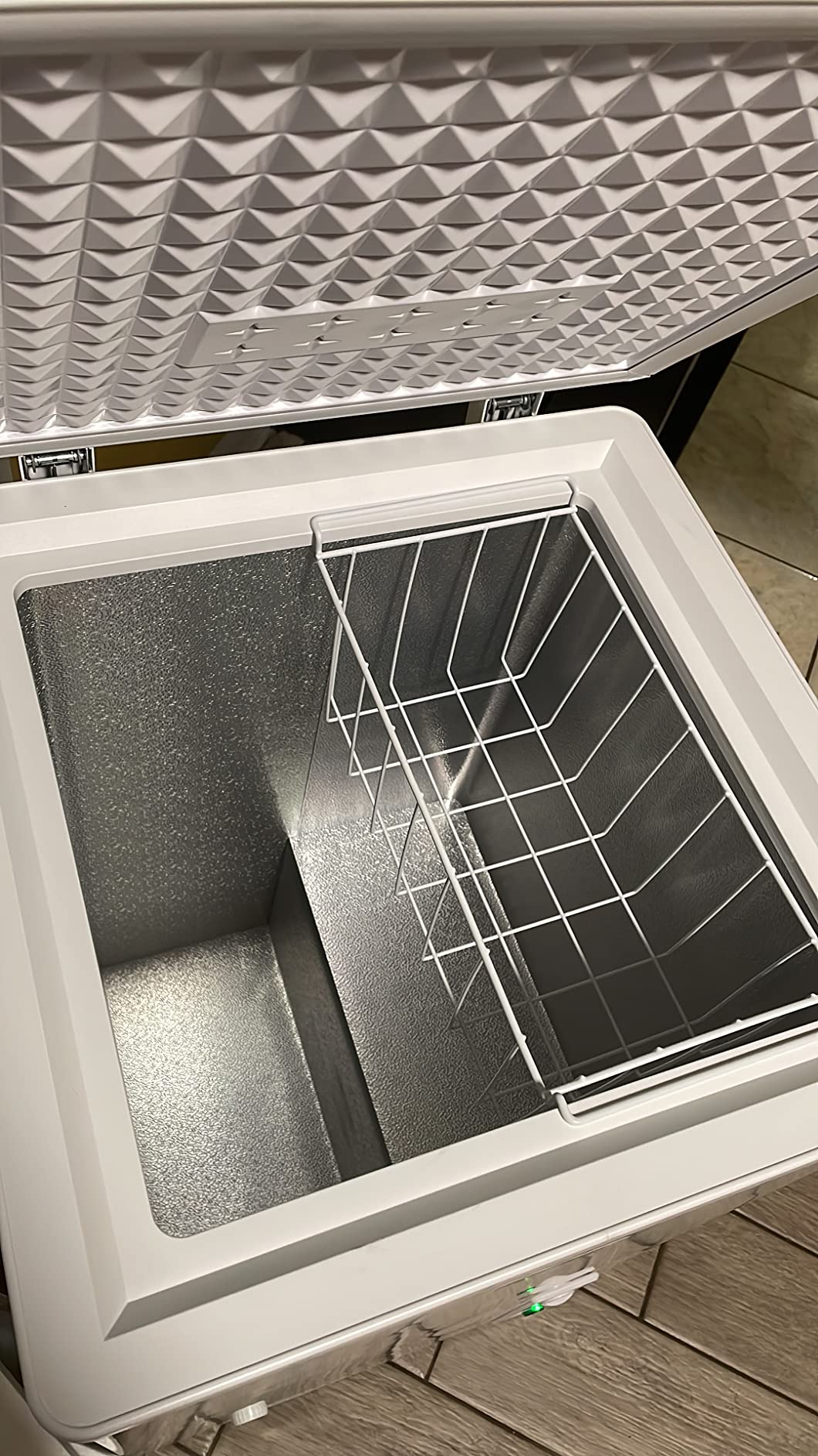 Koolatron Deep Freezer - Chest Freezer, 1 Wire Basket, Garage Ready, Meat Storage, Front Drain, Congelador For Home, Apartment, Basement, Dorm, Cottage, Manual Defrost, Stand Up, 3.5 Cubic Feet, White customer photo 1