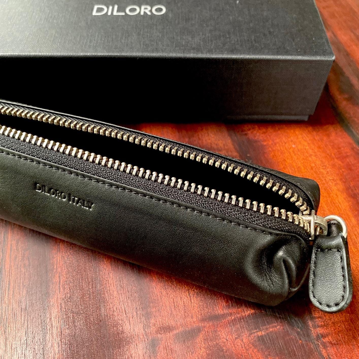 DiLoro Leather Zippered Fountain Ballpoint Rollerball Pens and Pencils Case Holder Pouch Genuine Full Grain Soft Nappa Leather (Red) customer photo 2
