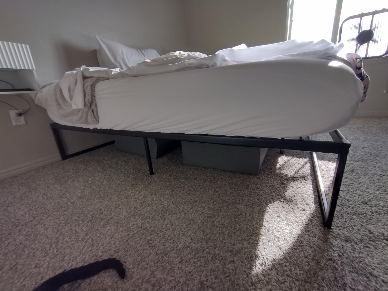 ZINUS Abel Metal Platform Bed Frame / Mattress Foundation with Steel Slat Support / No Box Spring Needed / Easy Assembly, King customer photo 1