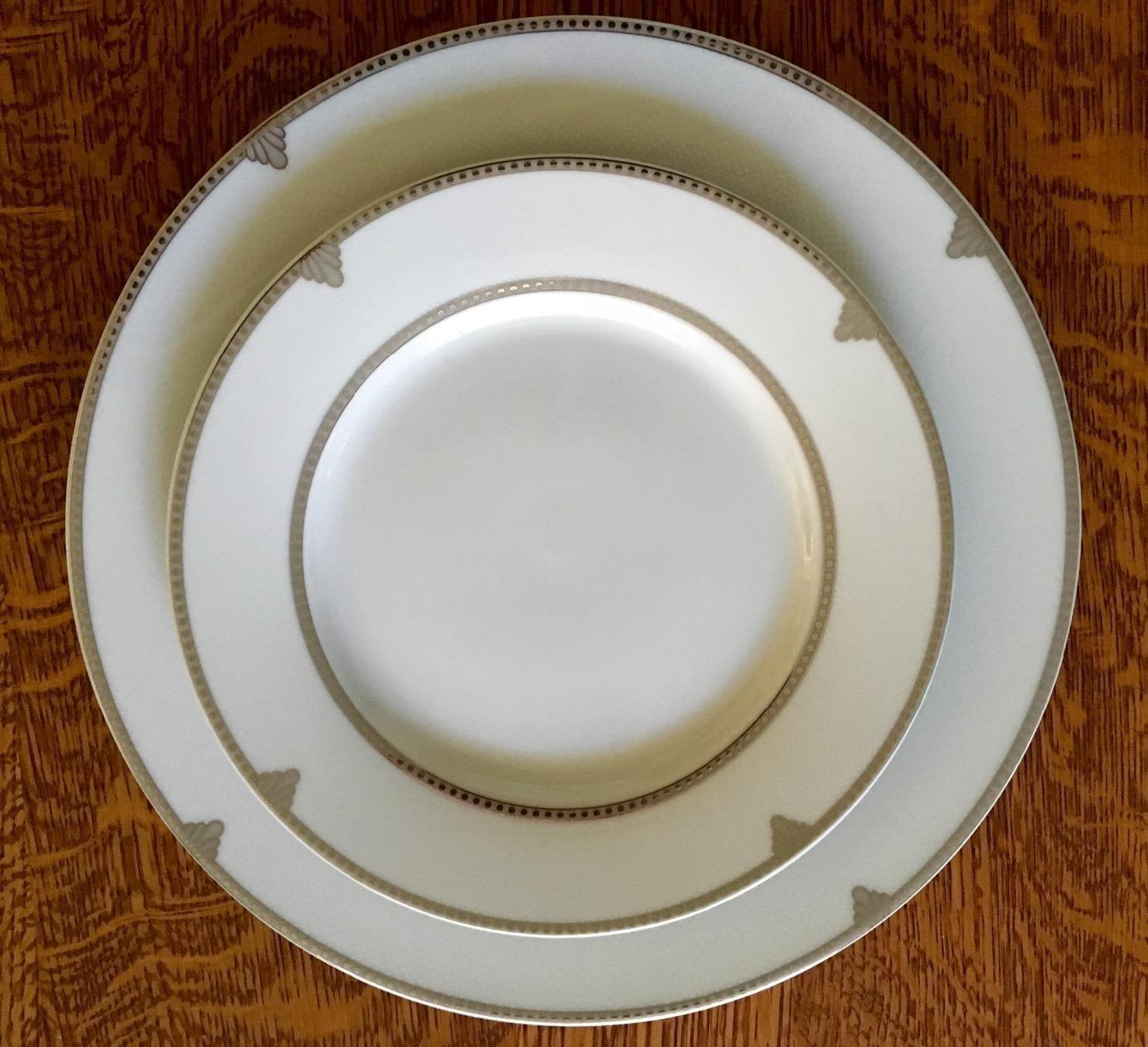 Mikasa Parchment 40-Piece Dinnerware Set, Service for 8, Durable Porcelain Plates, Bowls, and Mugs with Contemporary Design, Dishwasher Safe customer photo 2