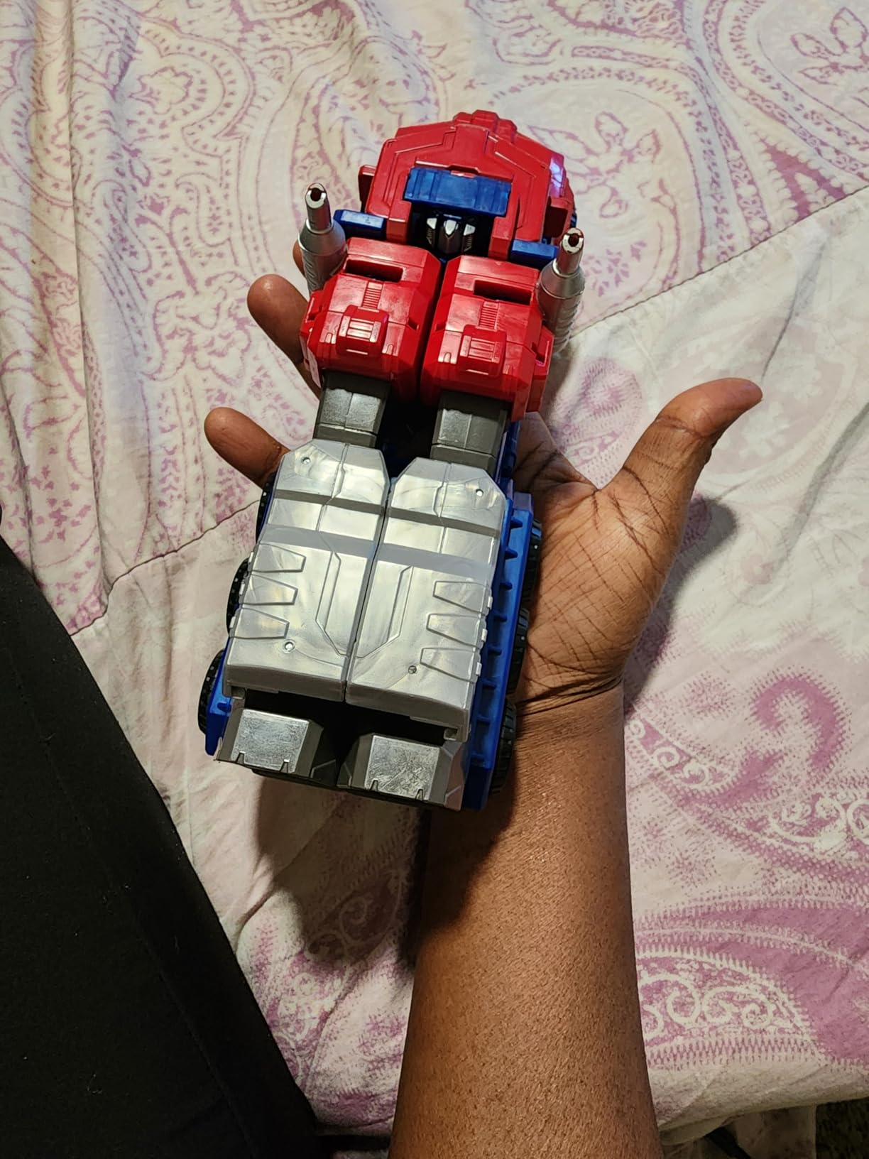 Transformers Toys Heroic Optimus Prime Action Figure - Timeless Large-Scale Figure, Changes into Toy Truck - Toys for Kids 6 and Up, 11-inch (Amazon Exclusive) customer photo 1