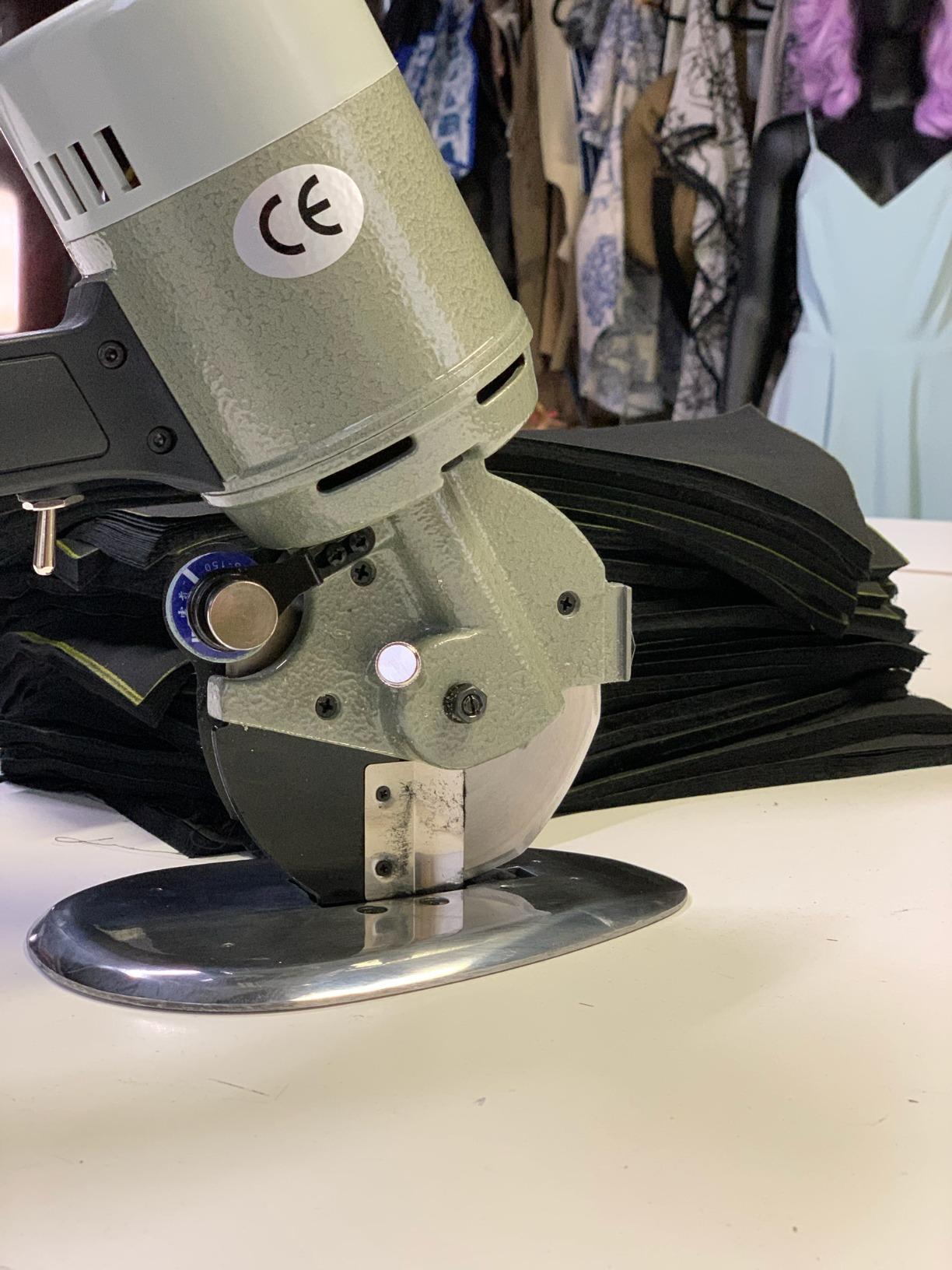Electric Heavy Duty Rotary Fabric Carpet Cutter Multi-layer Fabric Scissor customer photo 1