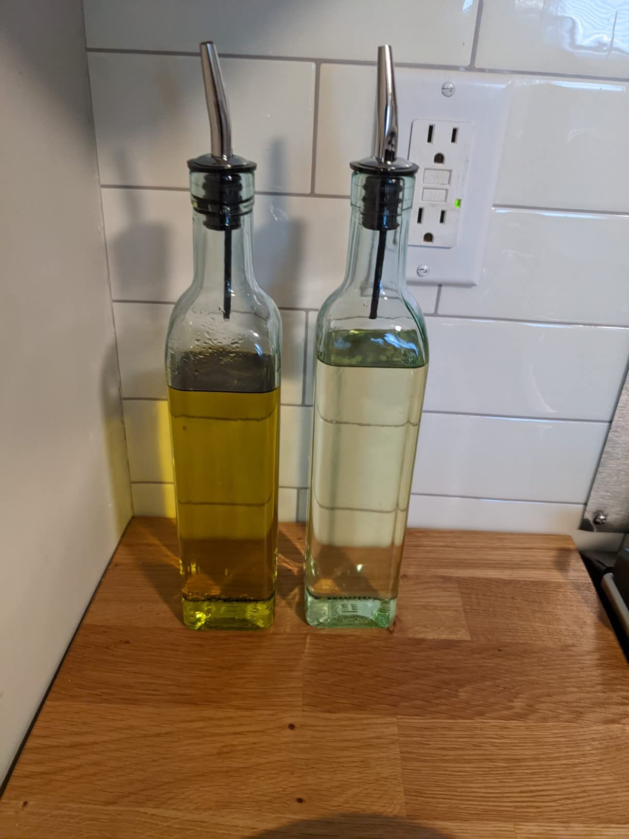 Olive Oil Dispenser Bottle - 16 oz, Made in Italy Glass Olive Oil and Vinegar Cruet with Stainless Steel Spout for Kitchen, Slight Green Tint (1, 473 ml) customer photo 2