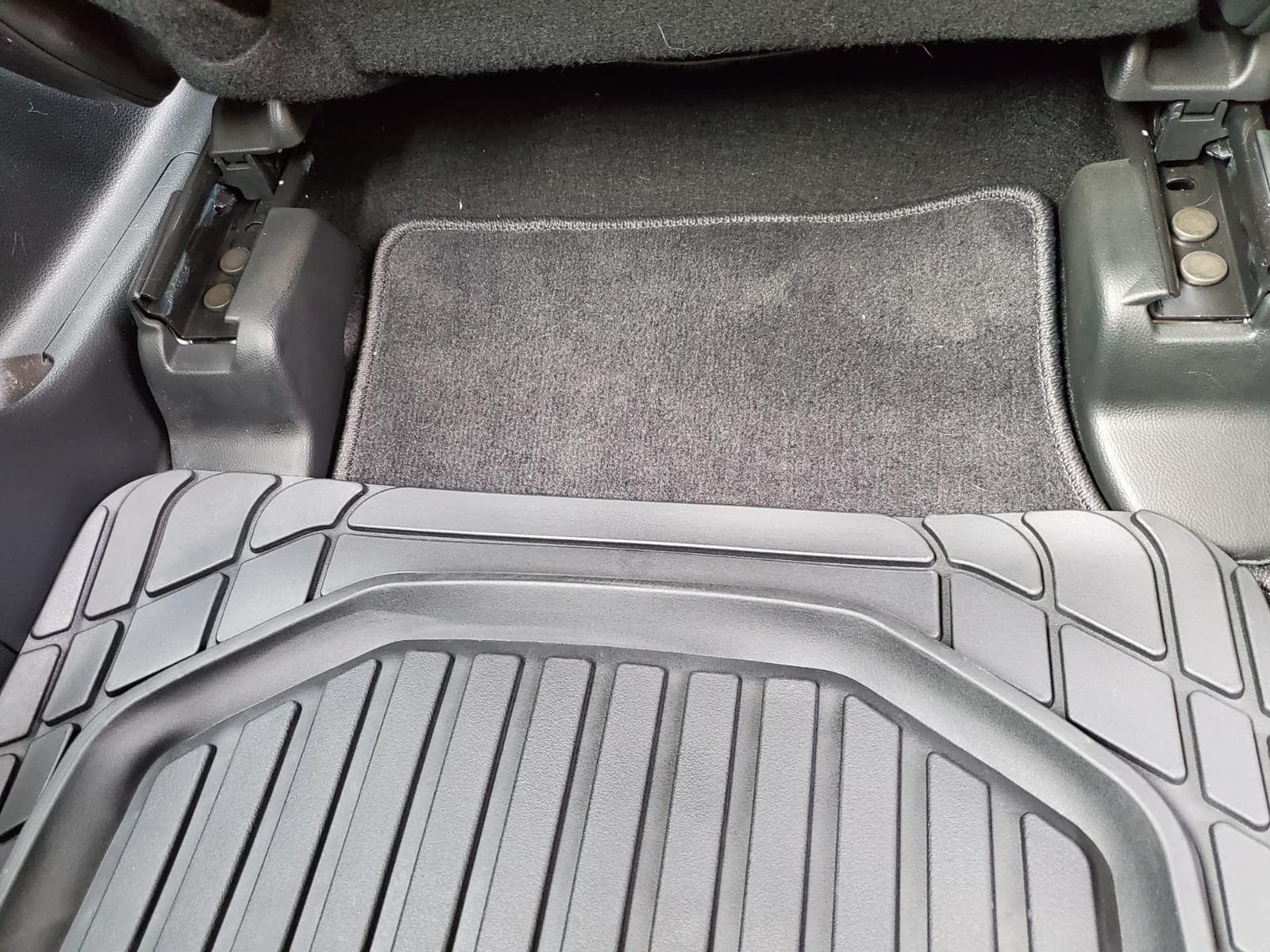 Motor Trend FlexToughXL Floor Mats for Cars Full Set, All-Weather Rubber Automotive Floor Mats, Waterproof Heavy Duty Car Mats, Flexible Floor Liners for Car Truck Van SUV, Car Floor Mats (Gray) customer photo 2