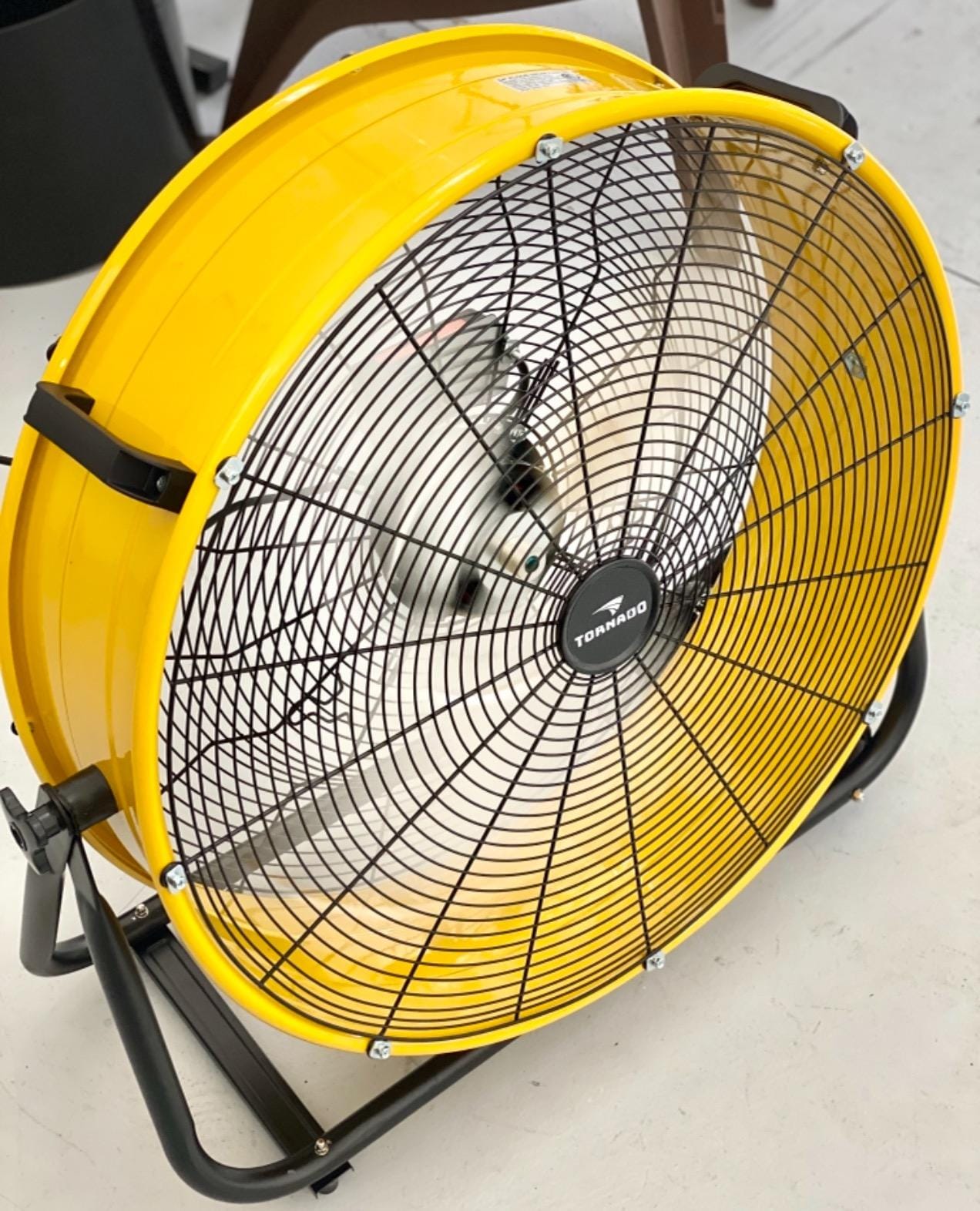 Tornado - 24 Inch High Velocity Heavy Duty Tilt Metal Drum Fan Yellow Commercial, Industrial Use 3 Speed 7700 CFM 1/3 HP 8 FT Cord ETL Safety Listed (YELLOW) customer photo 2