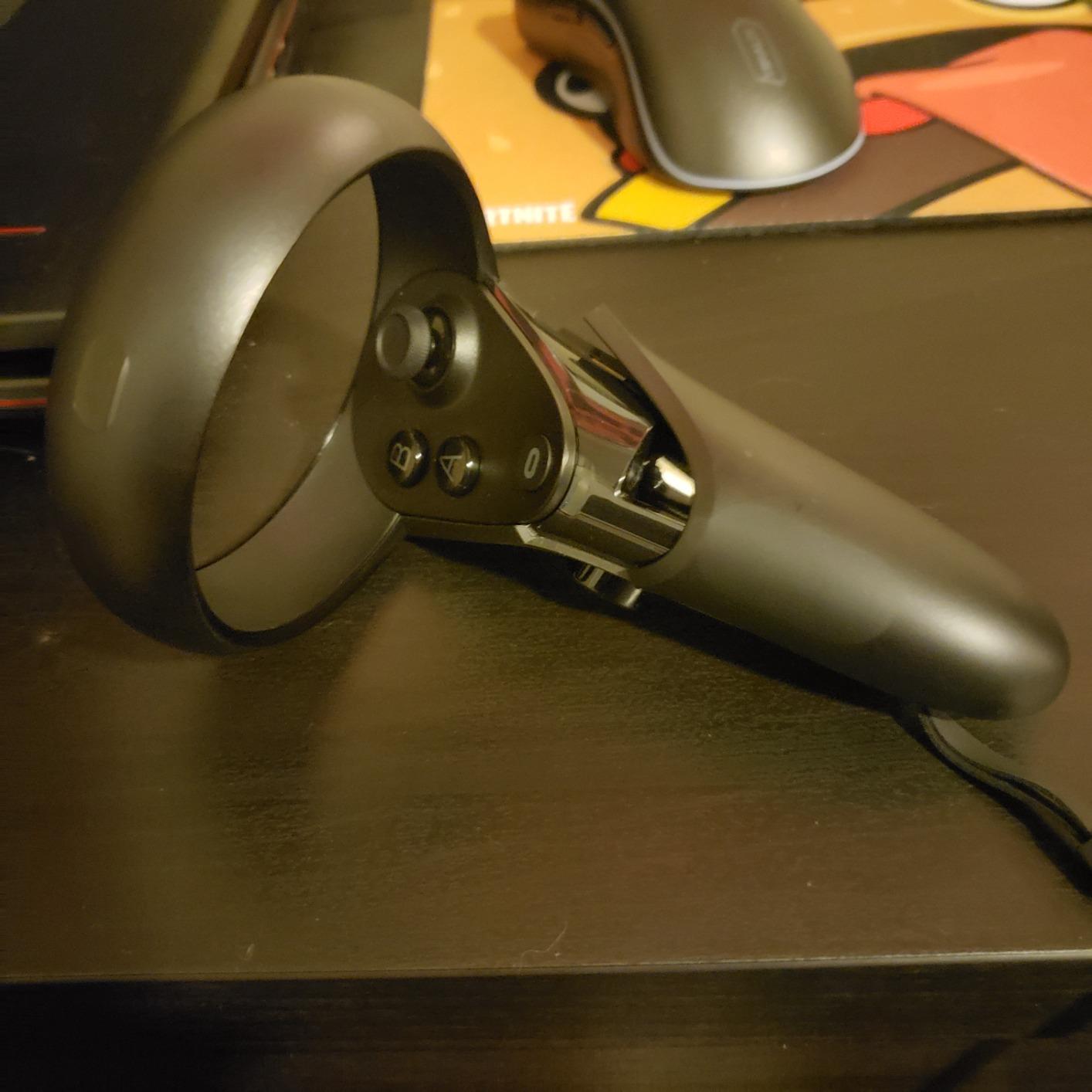 Oculus Quest All-in-one VR Gaming Headset – 64GB customer photo 2