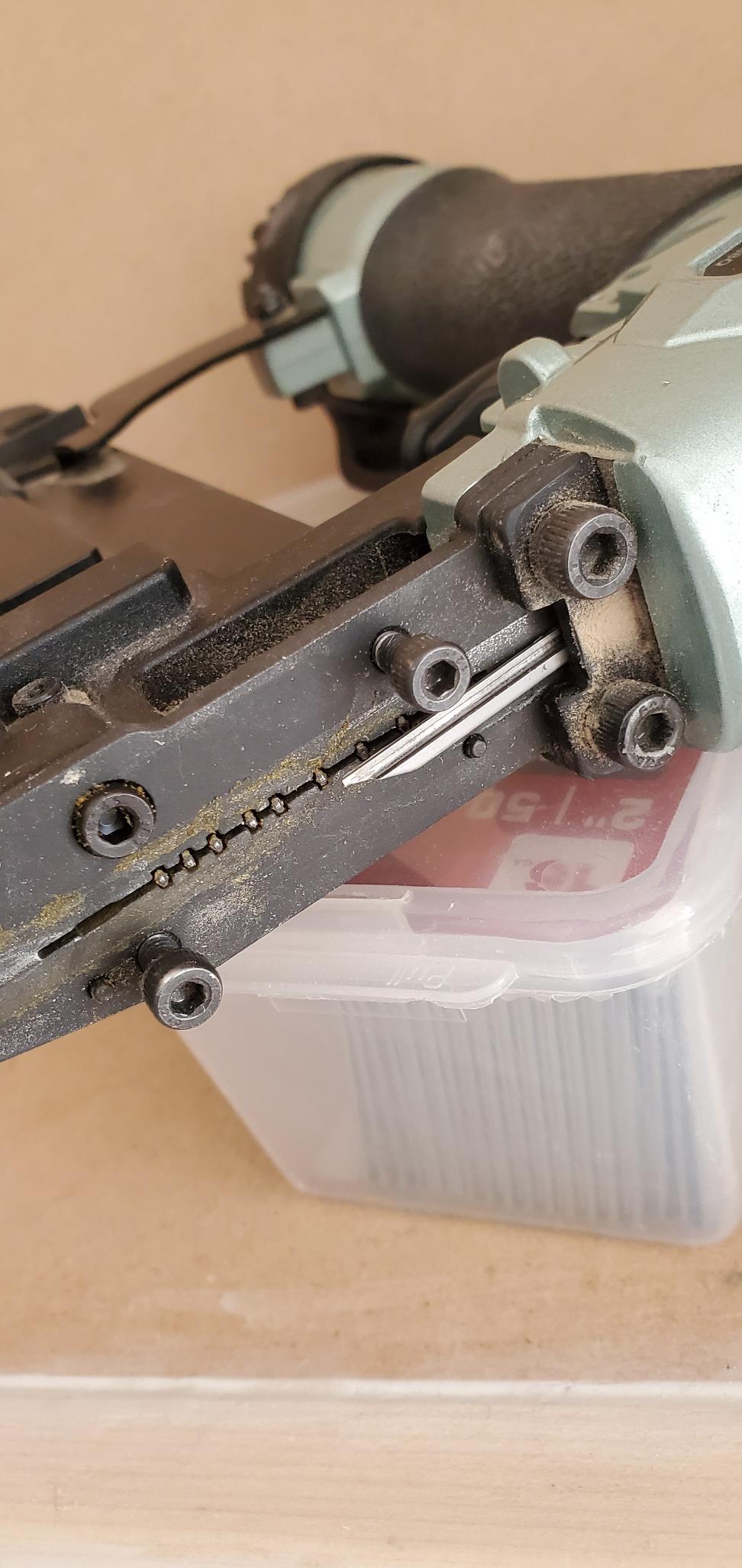 Metabo HPT Pin Nailer Kit, 23 Gauge Fine Trim Aluminium Magazine, NP50A customer photo 2