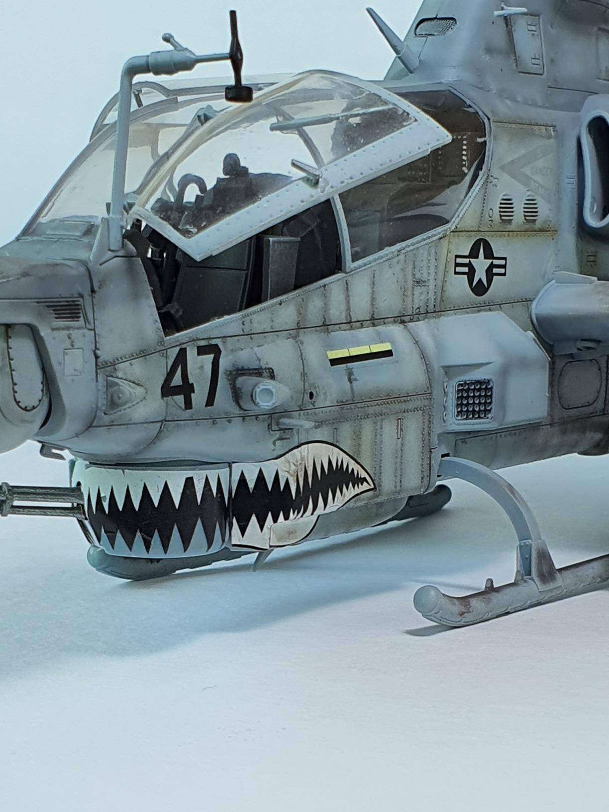 Academy 1:35 - Bell AH-1Z Shark Mouth USMC customer photo 1
