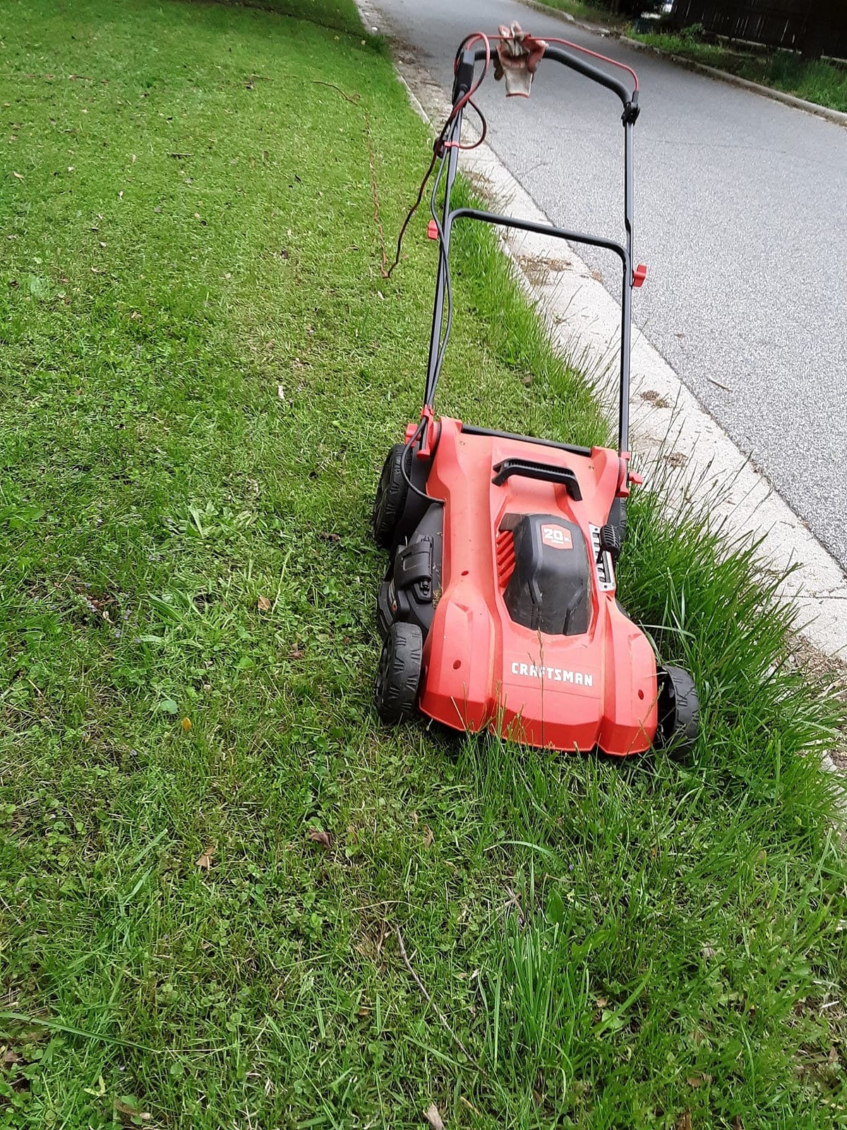 CRAFTSMAN Electric Push Lawn Mower, 20-Inch Deck, Corded, Powerful 13-AMP Motor, 6 Setting Height Adjustment, Winged Blades, 3 in 1 Bagging, Mulching and Discharge (CMEMW213) customer photo 1