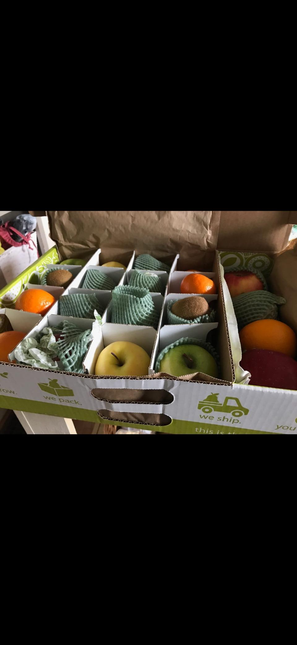 A Gift Inside Fresh Seasonal Fruit Box for – 23-28 Pieces of Apples, Pears, Citrus & Seasonal Favorites, Healthy Snack Assortment for 7-10 People customer photo 2