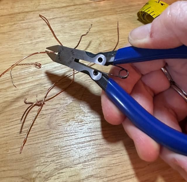 IGAN-330 Flush Cutters, Precision Wire Cutter, Flush Pliers, Wire Snips, Electrical Cutters, Sprue, Side & Small Wire Nippers, Diagonal Cut Snips, Ideal for Electronics & Precision Cutting Needs customer photo 2