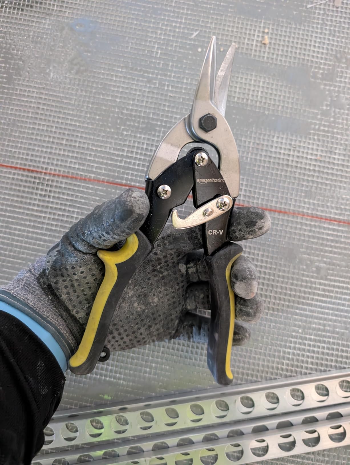Amazon Basics Straight Cut Aviation Tin Snips, Metal Cutters with Safety Latch customer photo 2