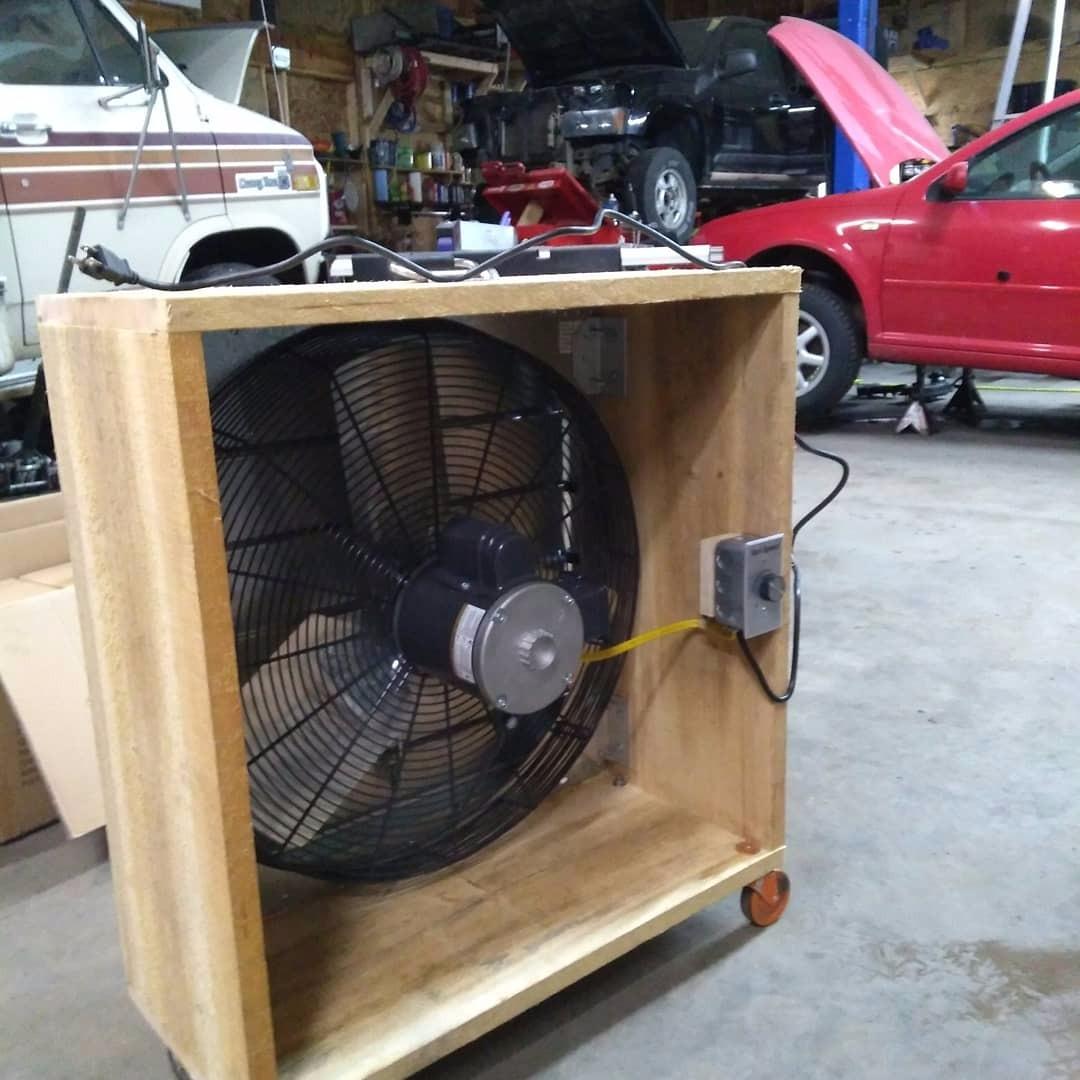 iLIVING ILG8SF24V-T 24 inch Shutter Exhaust Attic Garage Grow, Ventilation Fan with 2 Speed Thermostat 6 Foot Long 3 Plugs Cord, 24