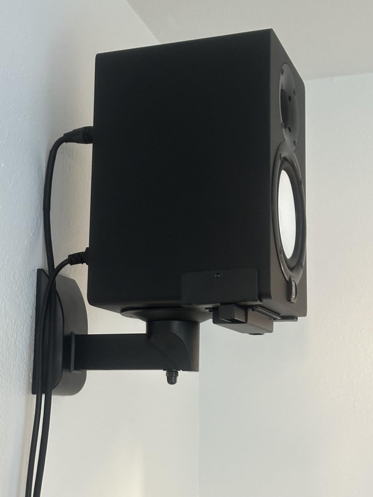 suptek Speaker Wall Mount Adjustable for Large Bookshelf Speaker Mounts customer photo 2