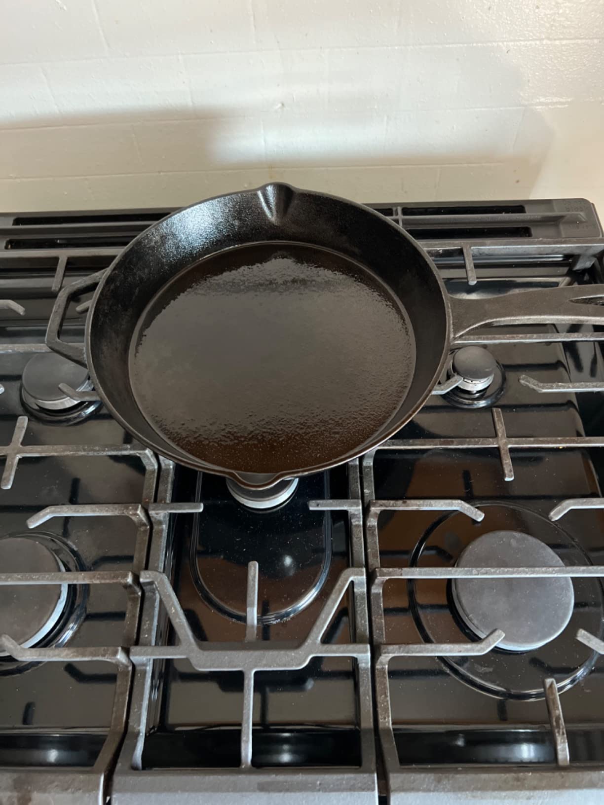 CLARK'S Cast Iron Seasoning Oil (12 Ounces) - 100% Plant Based from Refined Coconut Oil (Vegan) customer photo 1