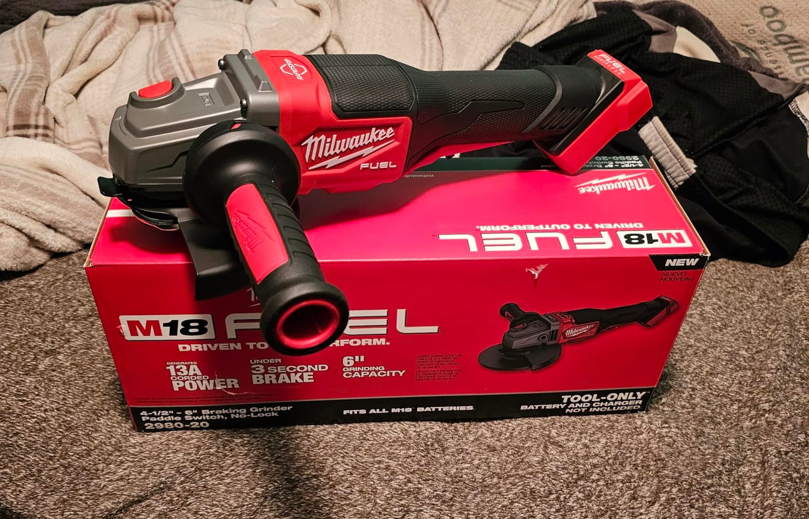 Milwaukee 2980-20 M18 FUEL 4-1/2 in. - 6 in. Braking Grinder w/No-Lock Paddle Switch (Tool Only) customer photo 2