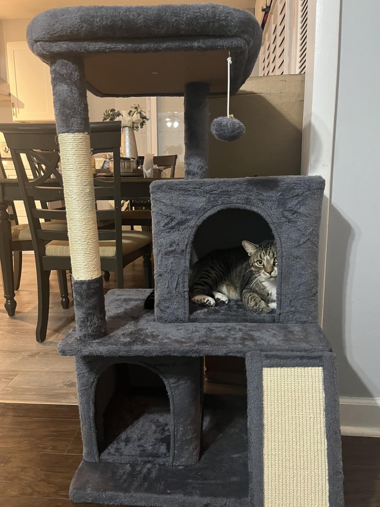 Yaheetech 36in Cat Tree Tower with Large Perch for Senior Kittens customer photo 1