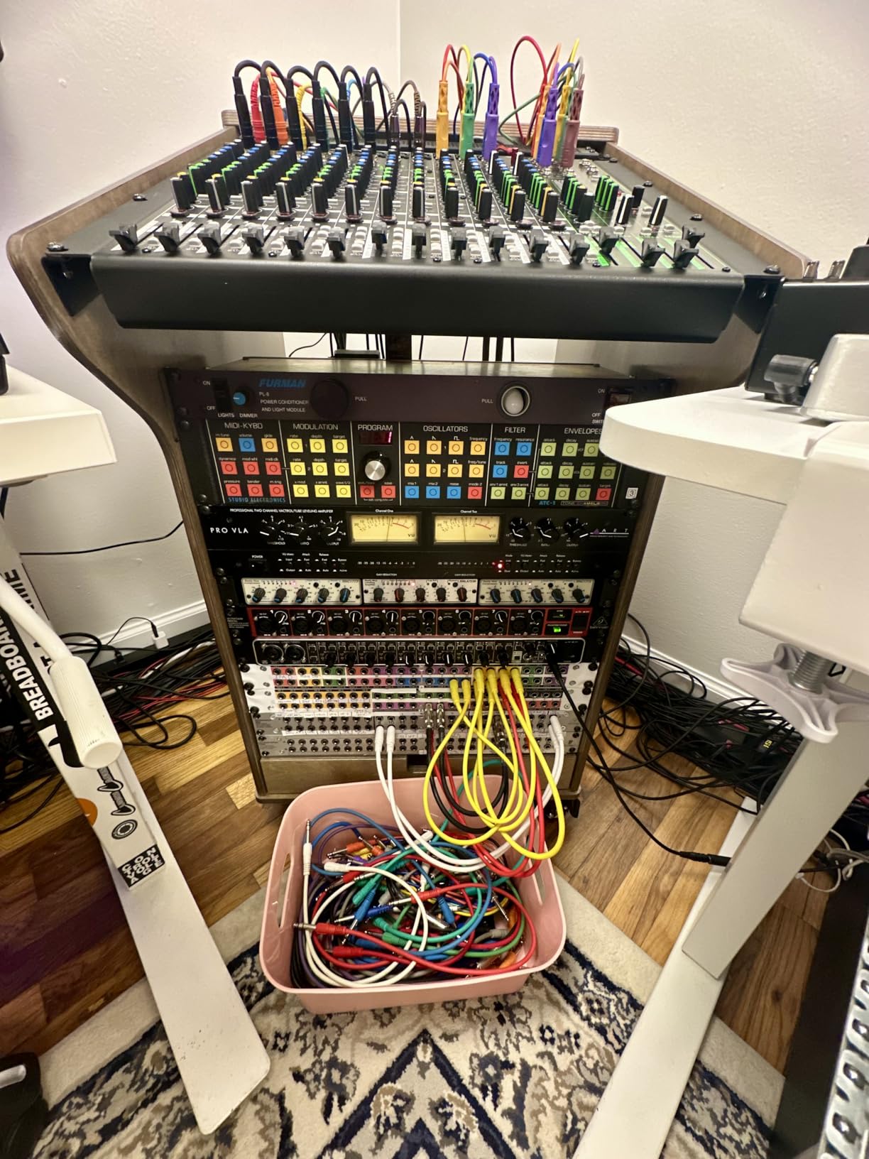 Mackie ProFX16v3 16-Channel Mixer, USB Recording, GigFX Effects | Onyx Mic Preamps and GigFX Effects Engine customer photo 2