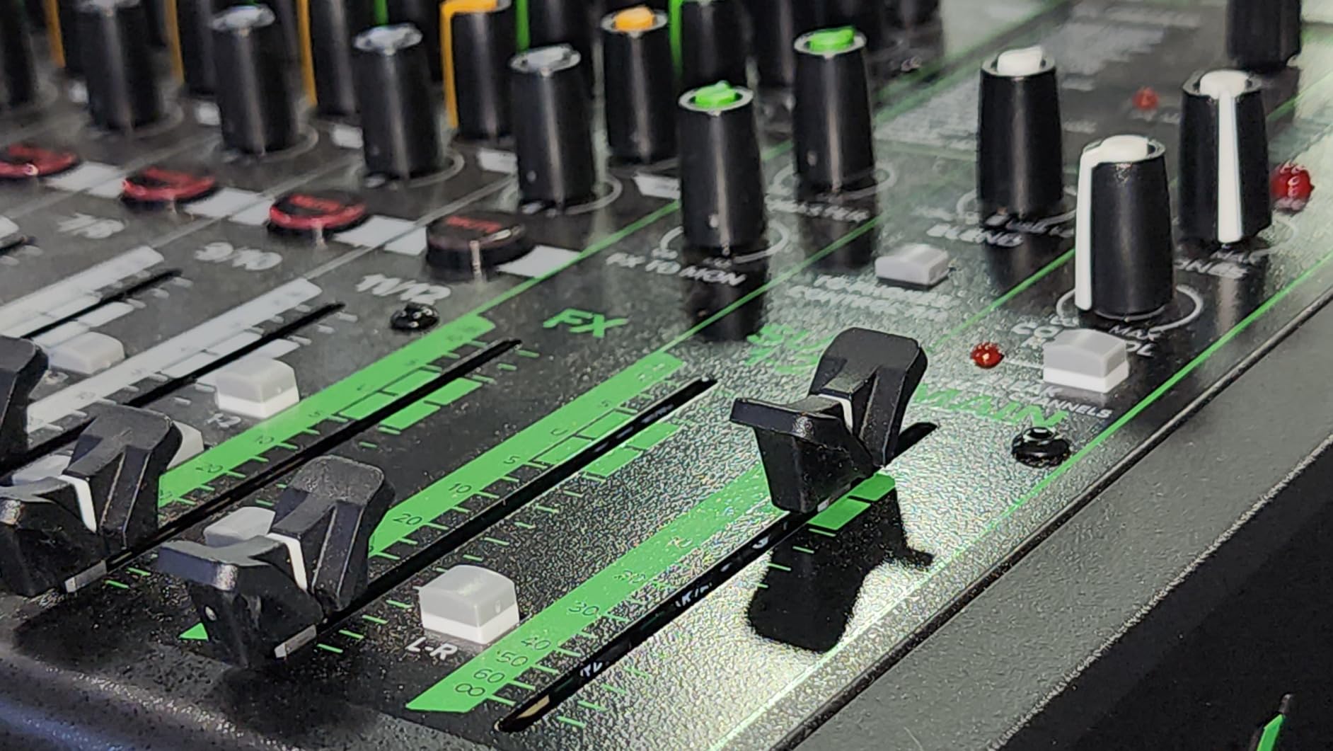 Mackie ProFX12v3 12-channel Mixer with USB and Effects | 12-channel analog mixer with Onyx preamps and GigFX engine for recording, live sound and content creation customer photo 1