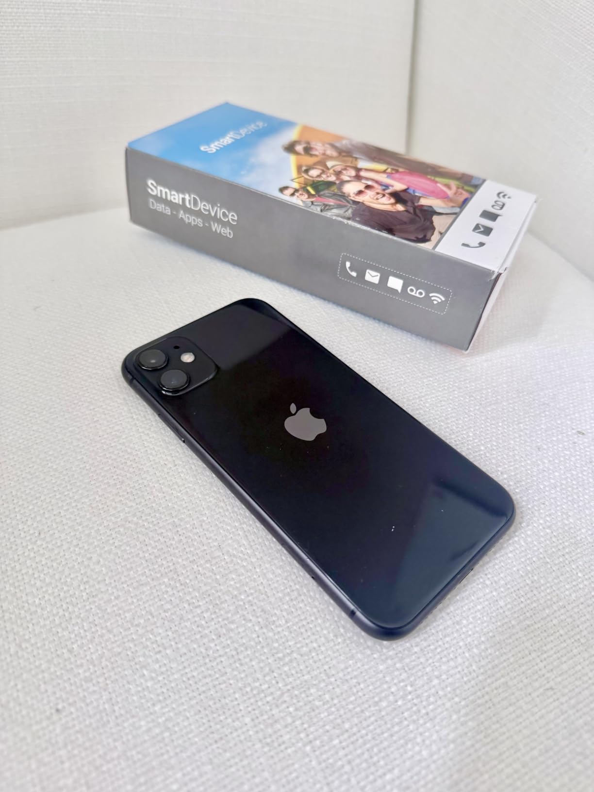 Apple iPhone 11, 128GB, Red - Unlocked (Renewed) customer photo 2