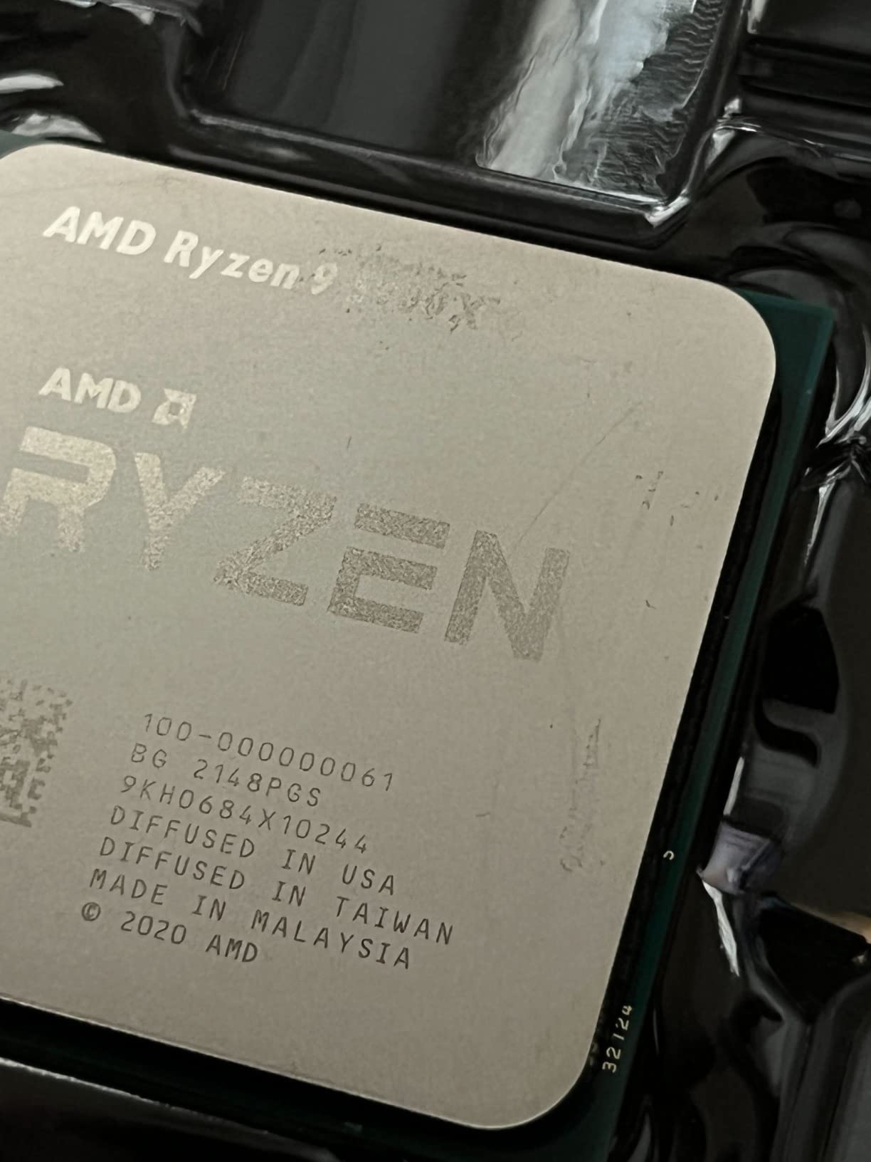 AMD Ryzen 9 5900X 12-core, 24-Thread Unlocked Desktop Processor customer photo 1