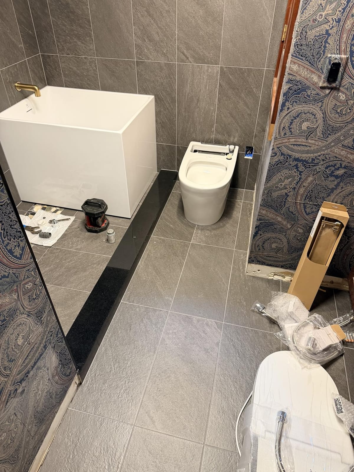 VOVO VB-4000SE Elongated Bidet Toilet Seat, Warm Water, LED Light, Heated Seat, White, Deodorizer, Dryer, Stainless Steel Nozzle, Made in Korea customer photo 1