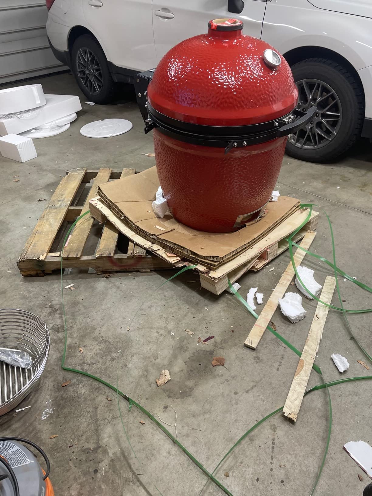 Kamado Joe Big Joe Series III 24-inch Ceramic Charcoal Grill and Smoker with Premium Cart, SloRoller Insert and 450 Cooking Square Inches in Red, Model KJ15041021 customer photo 2