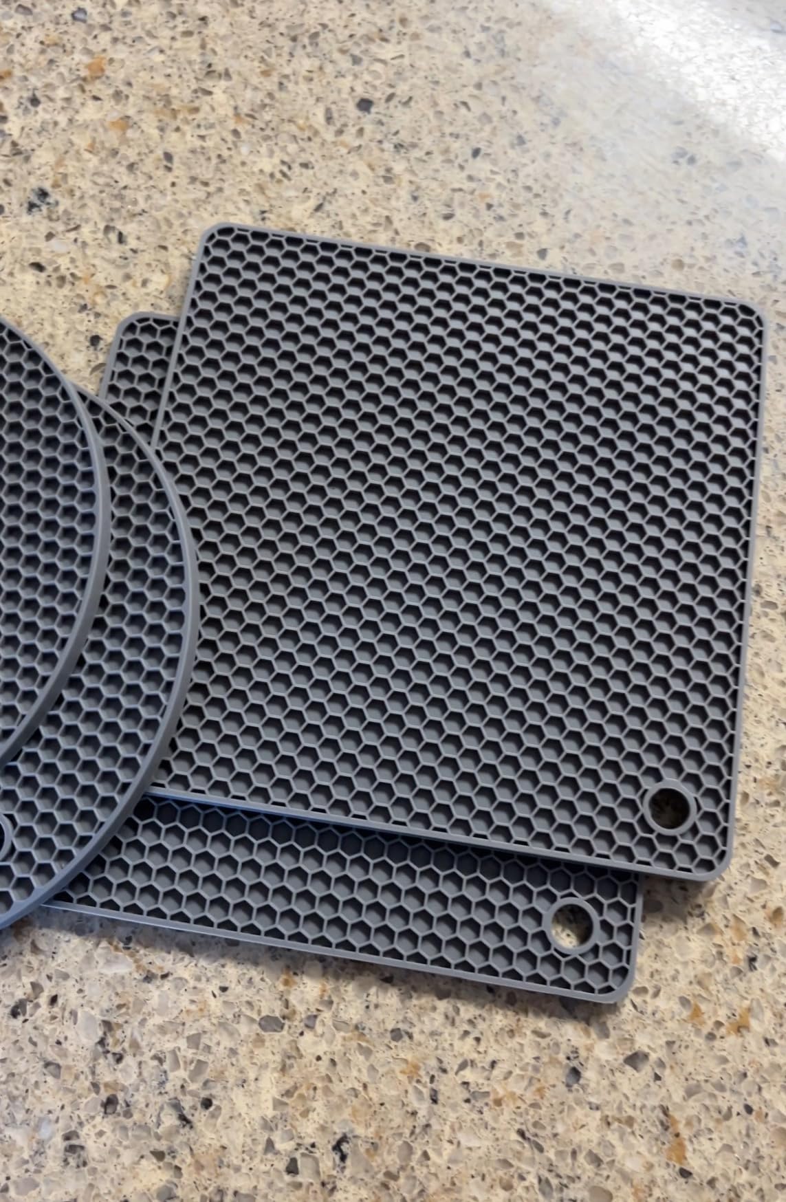 Joyhalo 4 Pack Trivets for Hot Dishes customer photo 1