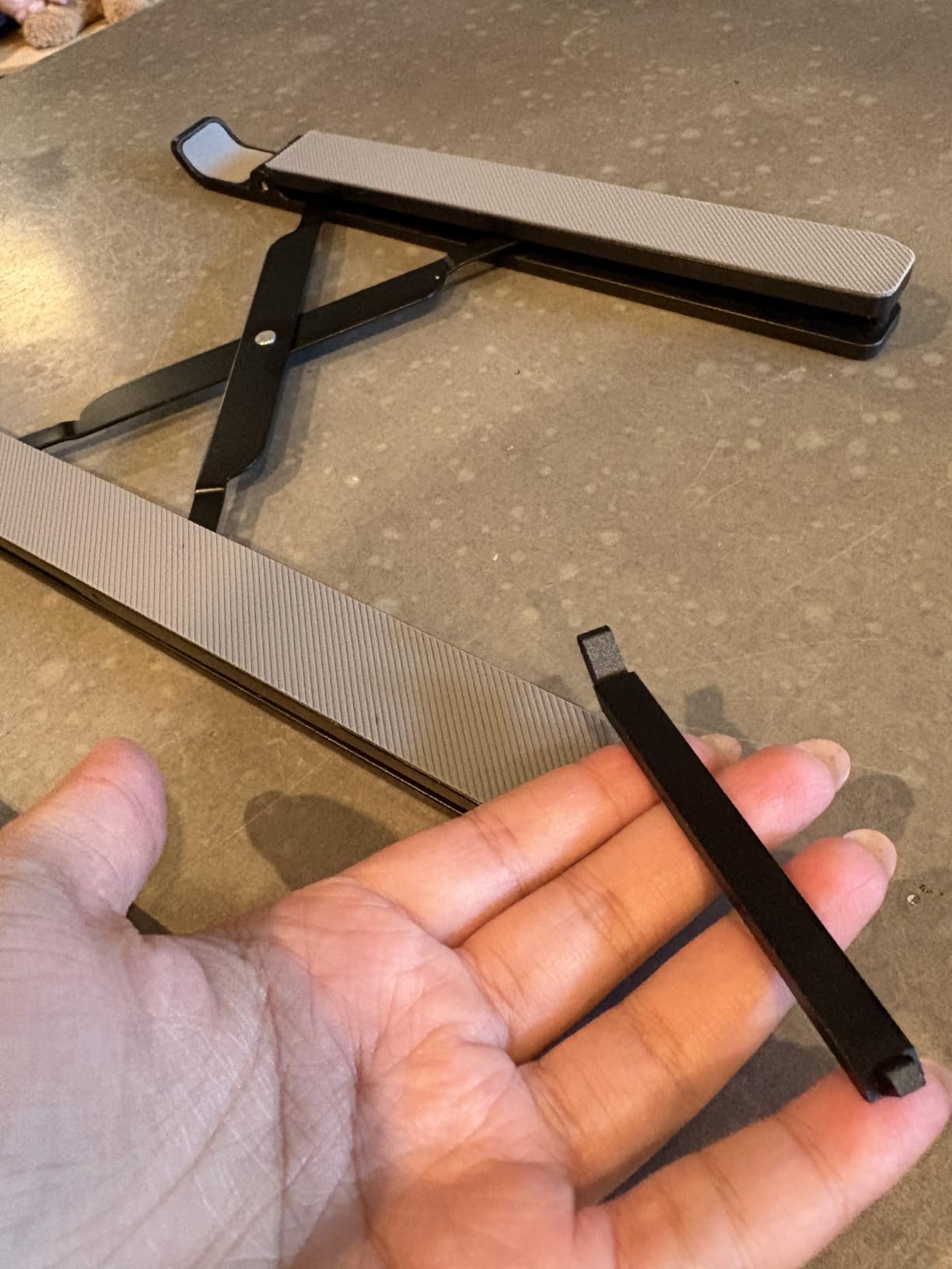 Tonmom Laptop Stand for Desk, Adjustable Laptop Riser, Black customer photo 2