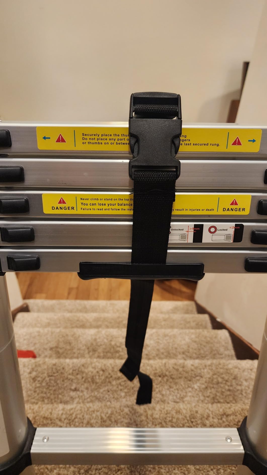Telescoping Extension Ladder 12.5FT, Aluminum Telescopic Ladders with Carry Bag for Outdoor Indoor Use customer photo 1