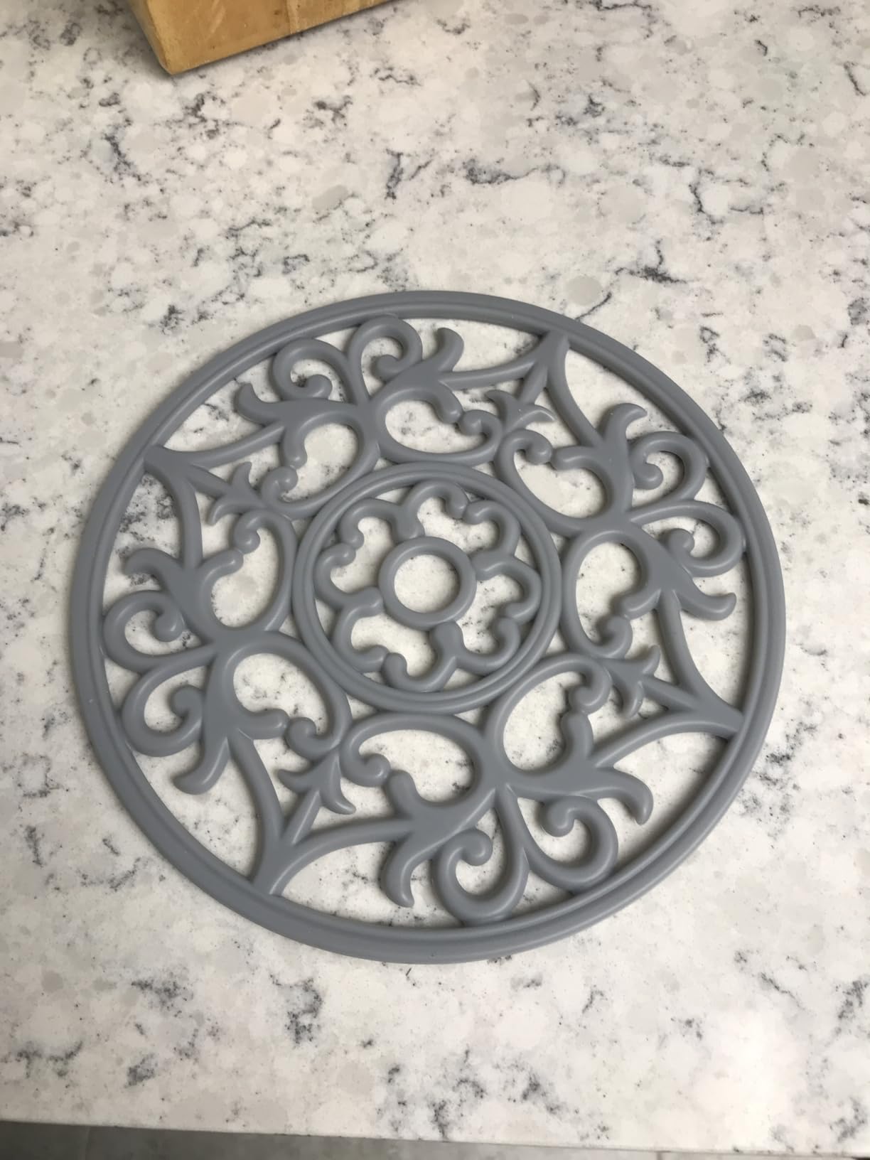SMARTAKE 6 Set Silicone Trivet Mats for Hot Dishes Pots and Pans (Black) customer photo 2