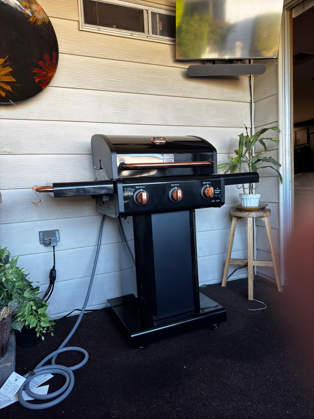 Kenmore 3-Burner Propane BBQ Grill, 30,000 BTUs Gas Grill with Cast Iron Cooking Grates, Folding Side Tables & Wheels, Outdoor Grill with Tool Hooks, Black customer photo 1
