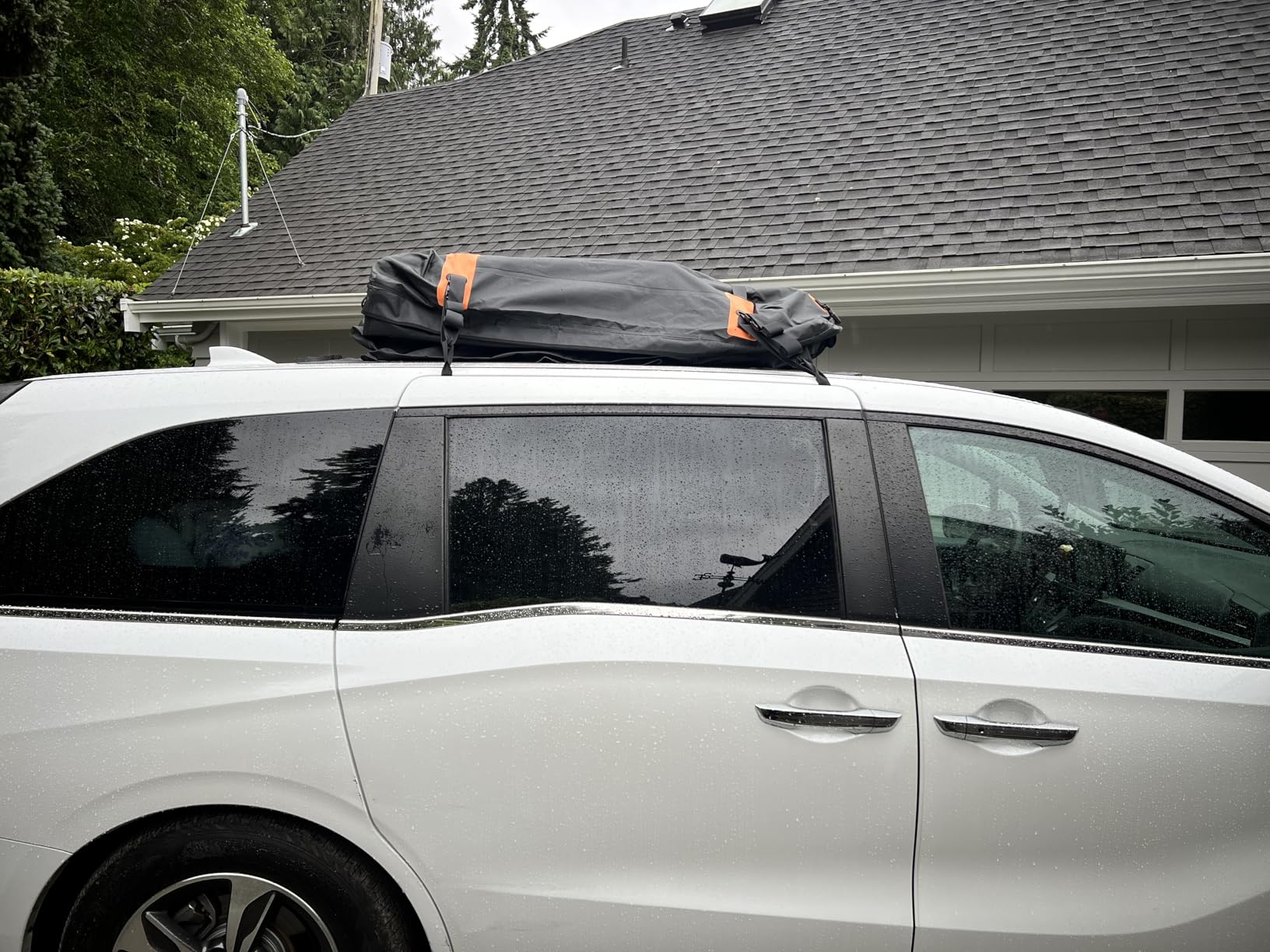 Car Roof Bag - Car Rooftop Cargo Carrier Bag - 19 Cubic Ft Waterproof Roof Rack Cargo Carrier, Includes Anti-Slip Mat, 4 Door Hooks, Reinforced Zipper/Buckle, with or Without Rack customer photo 2