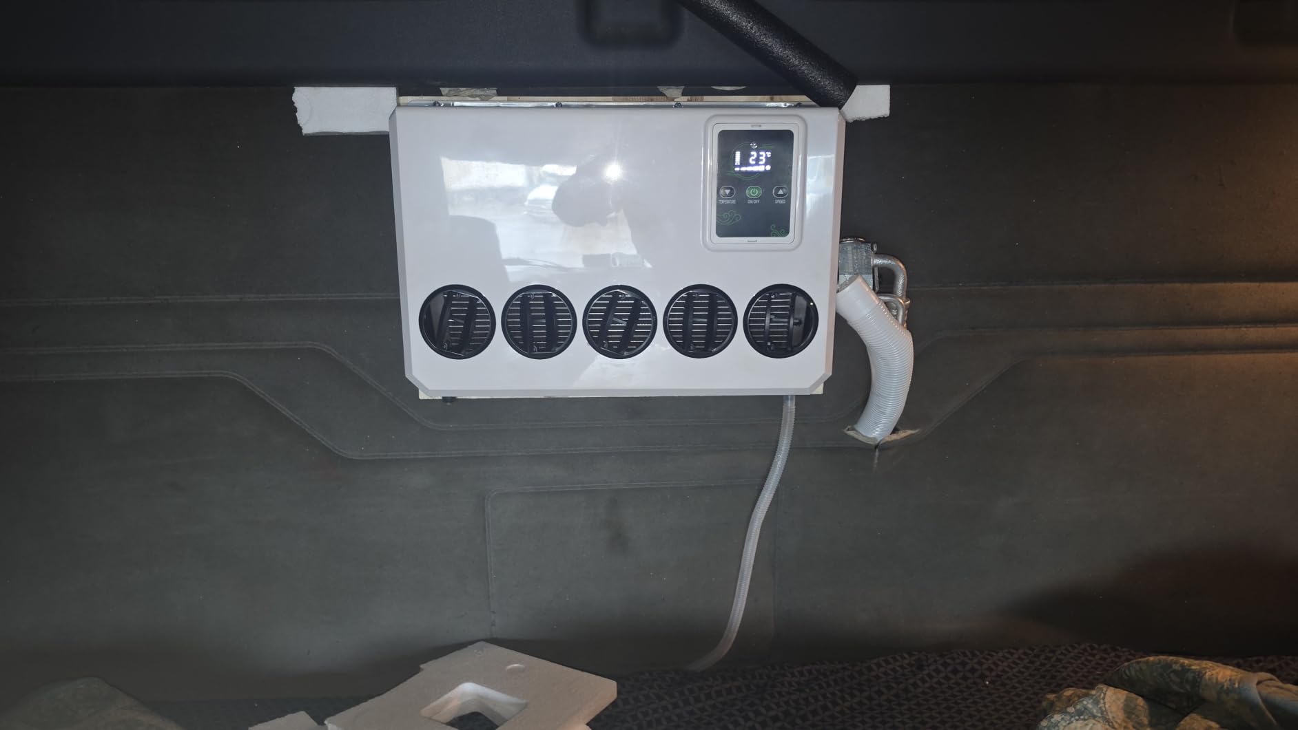 Treeligo Universal 12V DC Air Conditioner 12 Volt Mini Split AC Unit 12000 BTU 960W Fast Cooling System with Remote Control for Semi Truck RV Camper Van UTV Off-Road Vehicles customer photo 2