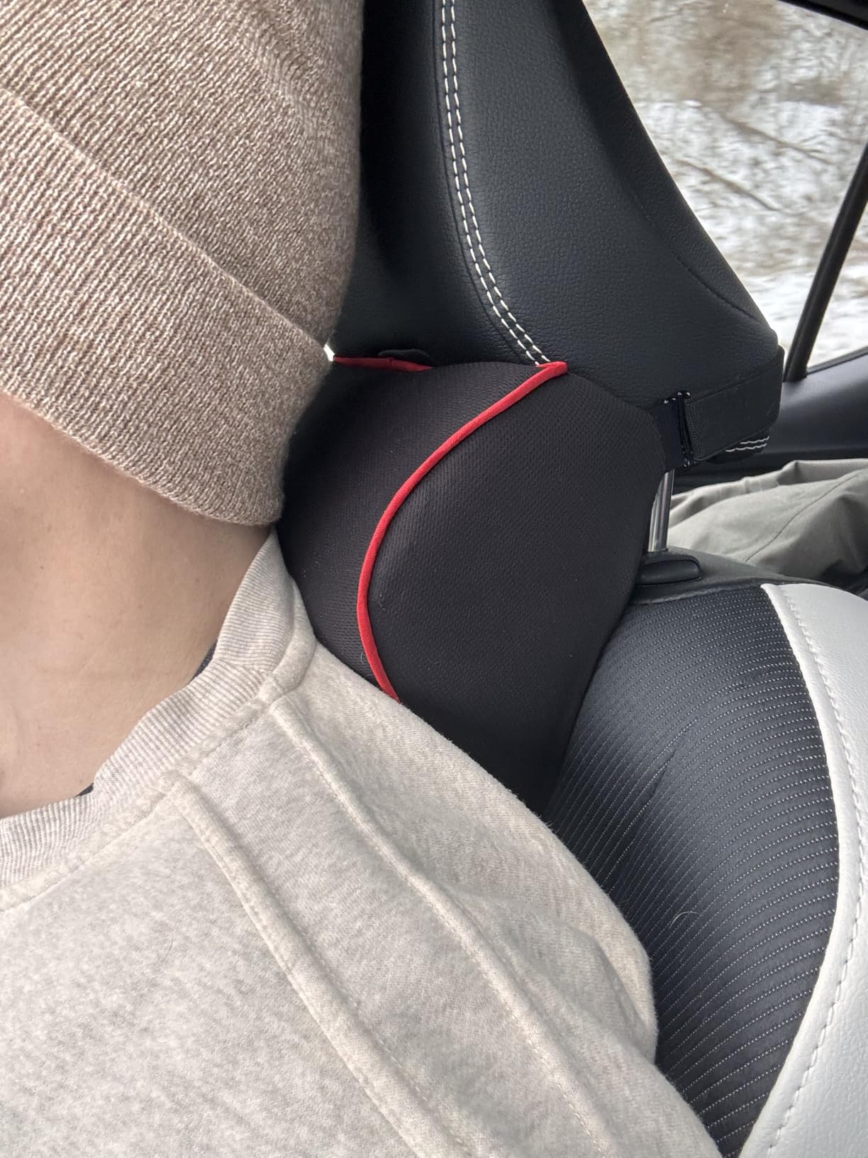 Crofy 2-Pack Car Neck Pillow, Headrest Pillow with Adjustable Strap, Black customer photo 1