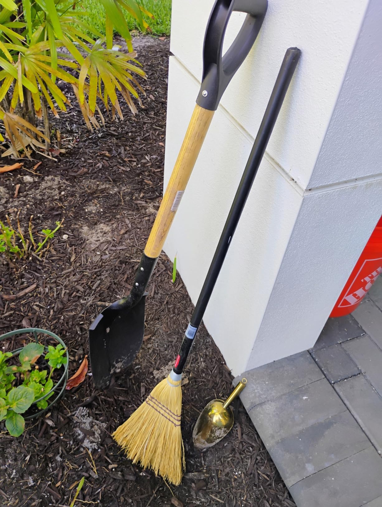 Shovel for Digging,Round Shovel, Garden Tool with D-Handle, 41 Inches in Overall Length, Wooden Handel Garden Shovel,Beach Shovel, Car Snow Shovel customer photo 1