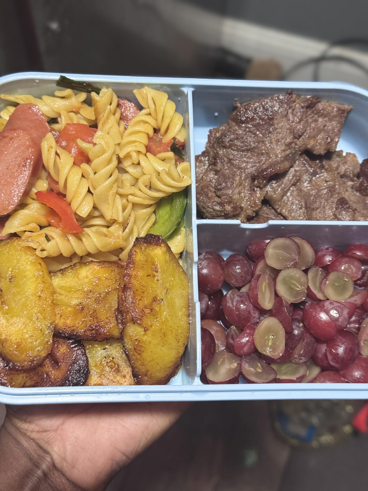 MISS BIG® Bento Lunch Box for Adults & Kids, 1900ml, 3 Compartments, White customer photo 1