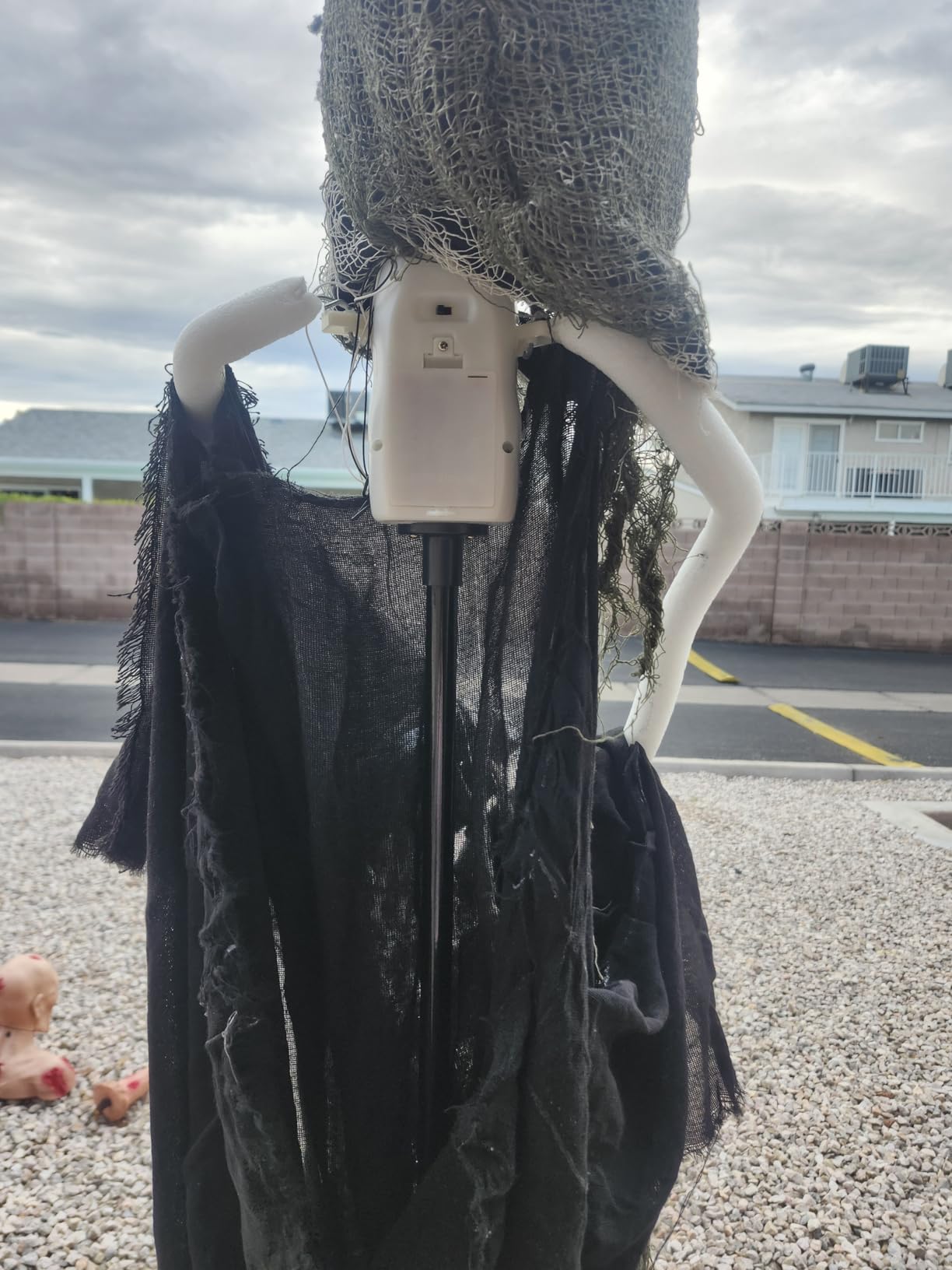 JOYIN Halloween Decorations Outdoor Life Size Animatronics Grim Reaper with Chain, Sound-Actived Party Decor with Creepy Sound, Scary Haunted House Props for Garden Yard Lawn customer photo 1