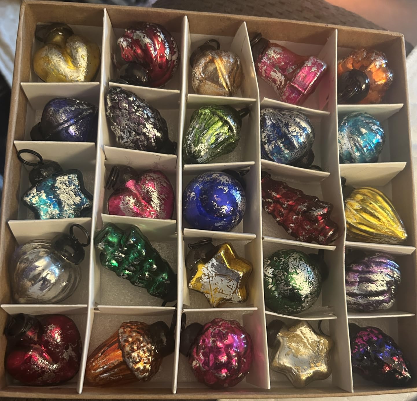 IndianShelf 25 Pieces Retro Distress Glass Christmas Tree Ornaments customer photo 2