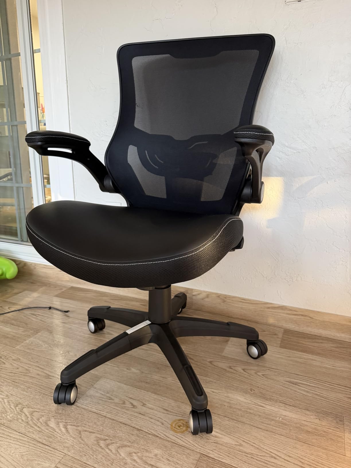 Office Chair Ergonomic Desk Chair, Computer PU Leather Home Office Chair, Swivel Mesh Back Adjustable Lumbar Support Flip-up Arms Executive Task Chair customer photo 2