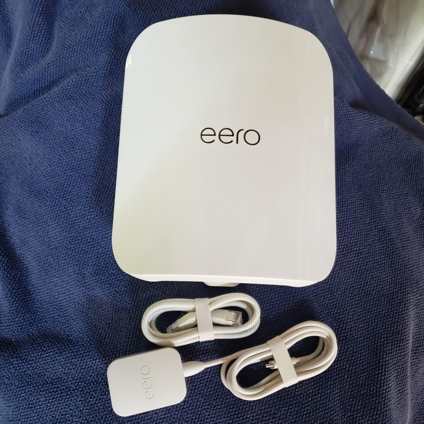Amazon eero Max 7 mesh wifi system (newest model) - Supports internet plans up to 10 Gbps, Coverage up to 7,500 sq. ft., Connect 750+ devices, 3-pack customer photo 2