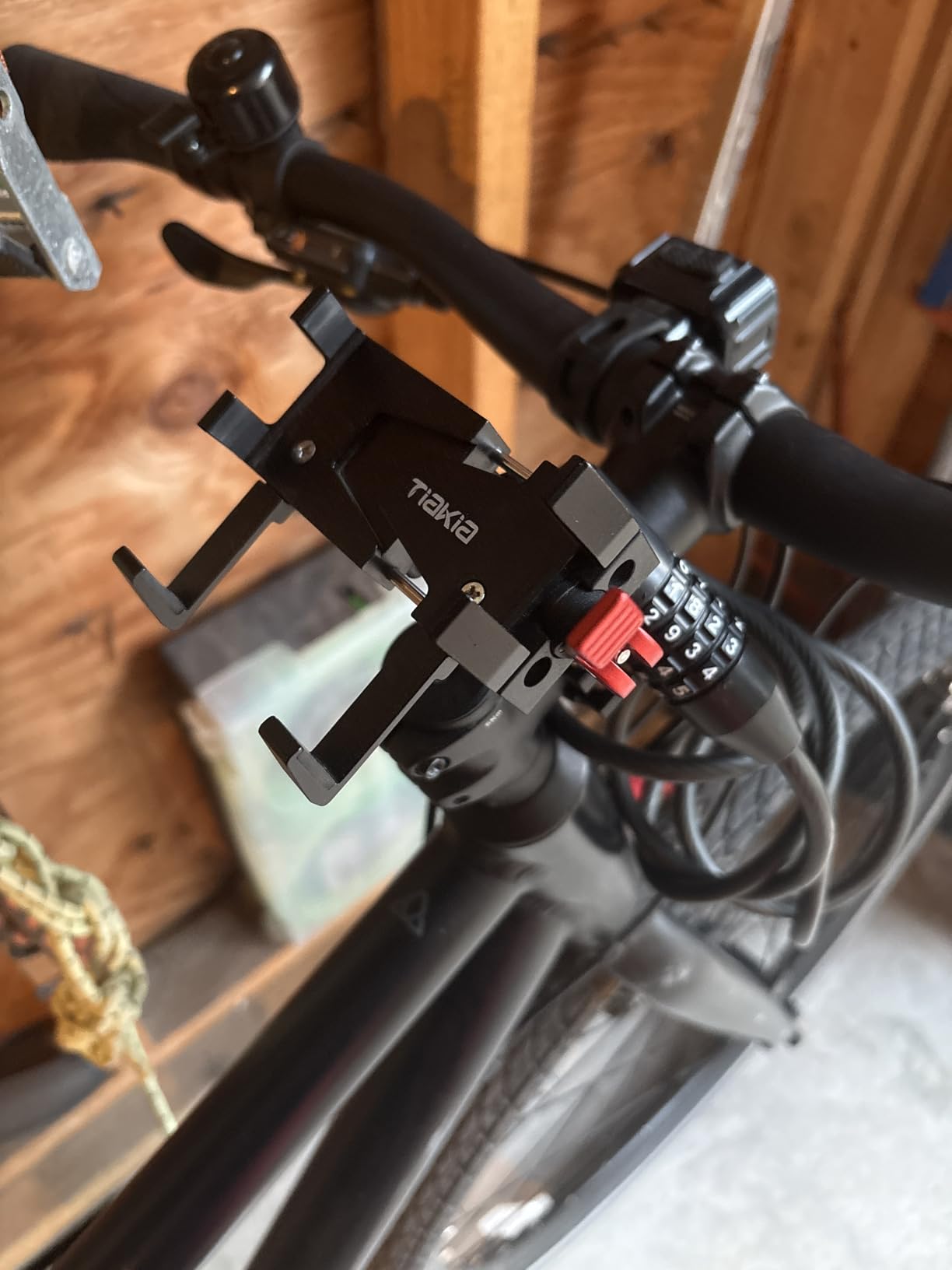 Tiakia Bike Phone Mount Holder, 360° Rotation for 4.5-7 Inch Handlebar customer photo 1
