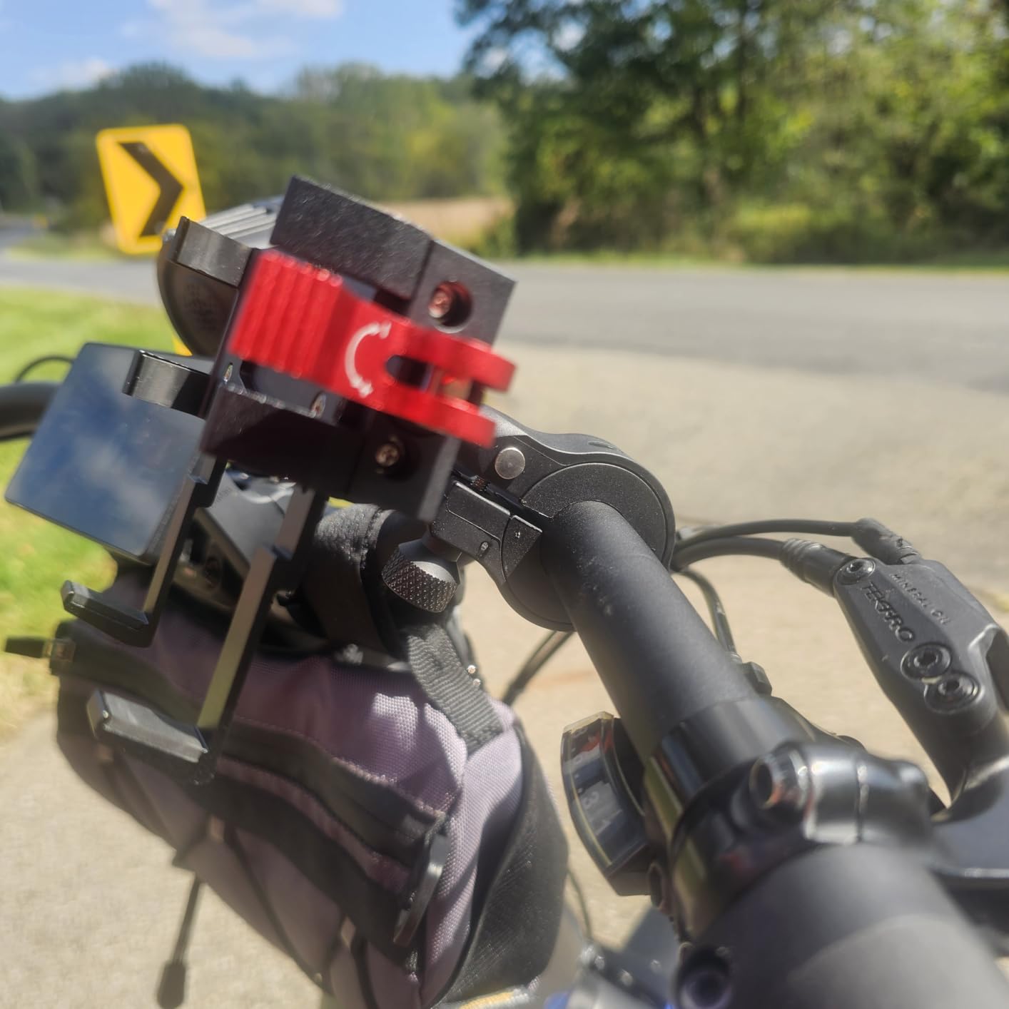 Tiakia Bike Phone Mount Holder, 360° Rotation for 4.5-7 Inch Handlebar customer photo 2