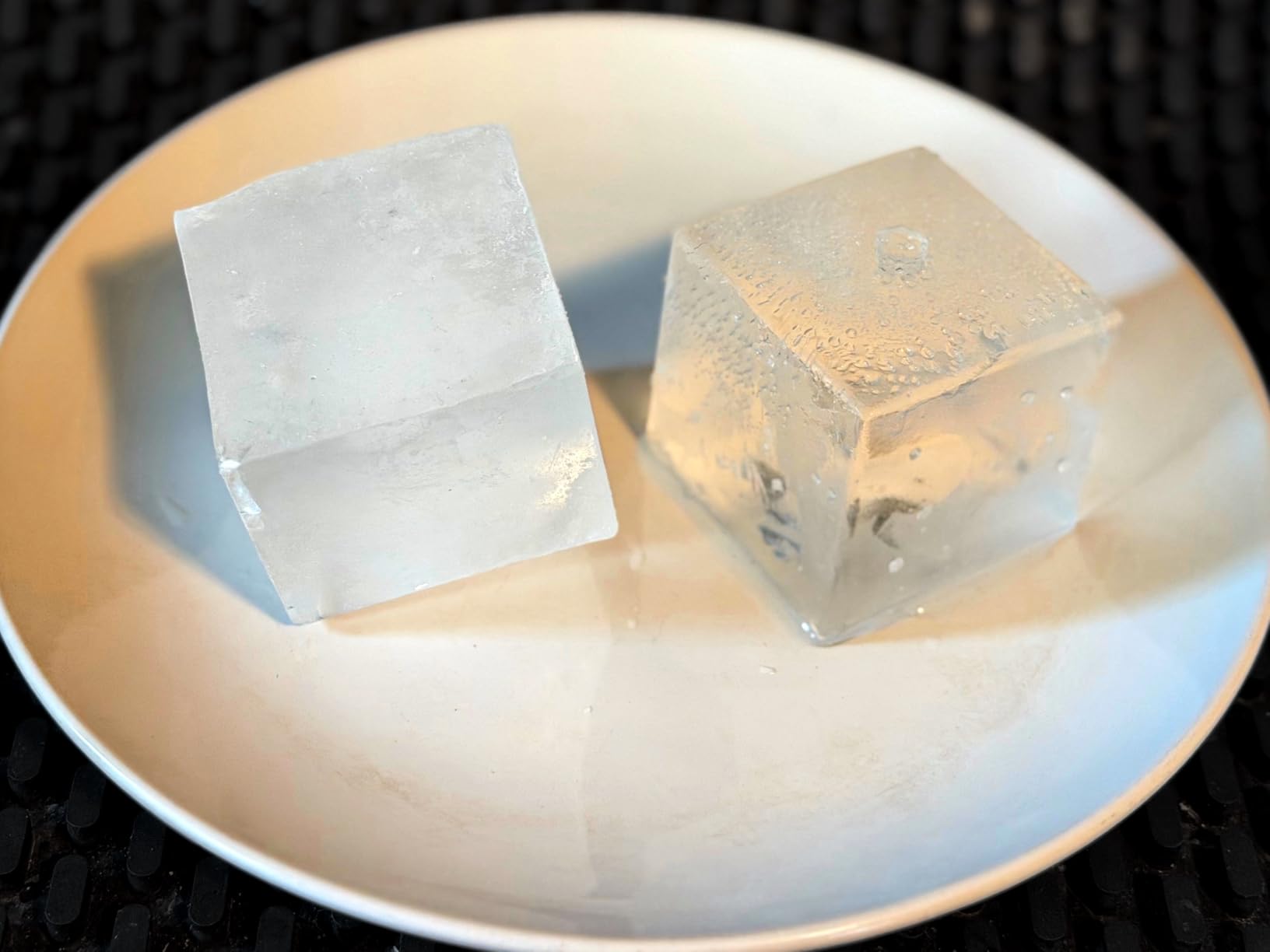 TINANA Upgrade 2 Inch Clear Ice Cube Tray Make 8 Large Square Crystal Ice Cube Maker for Cocktail, Whiskey & Bourbon Drinks, Gifts for Men customer photo 1