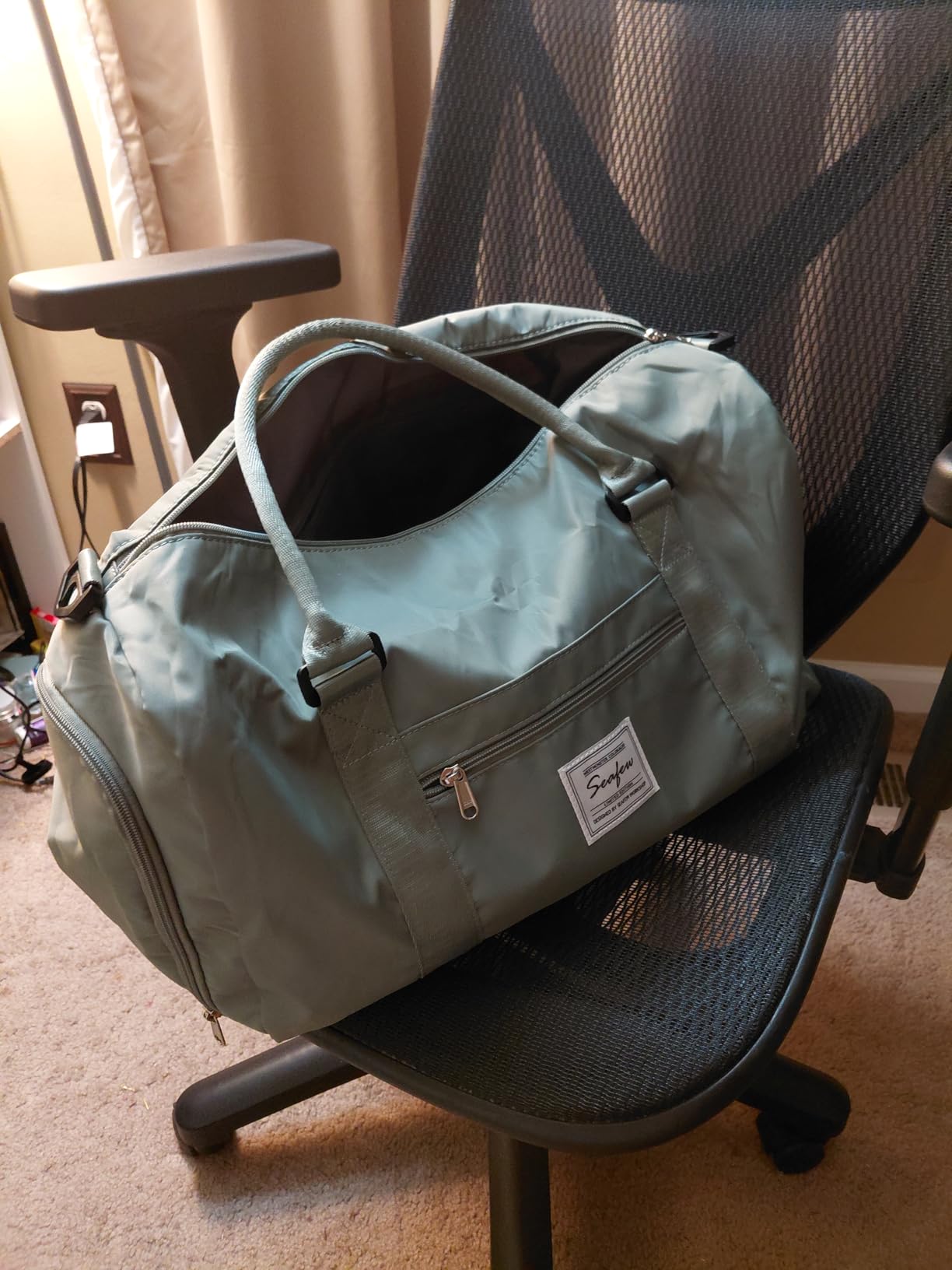 Gym Bag Womens Mens with Shoes Compartment and Wet Pocket Travel Duffel Bag customer photo 1