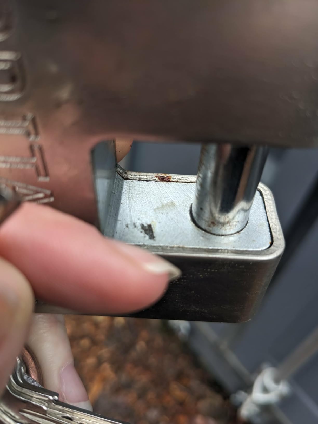 BRP74 Armoured High Security Padlock - Anti Drill Cylinder - Heavy Duty Lock for Storage Unit with 0.67 inch Shackle Clearance, Motorbike, Shed and Garage Silver customer photo 1
