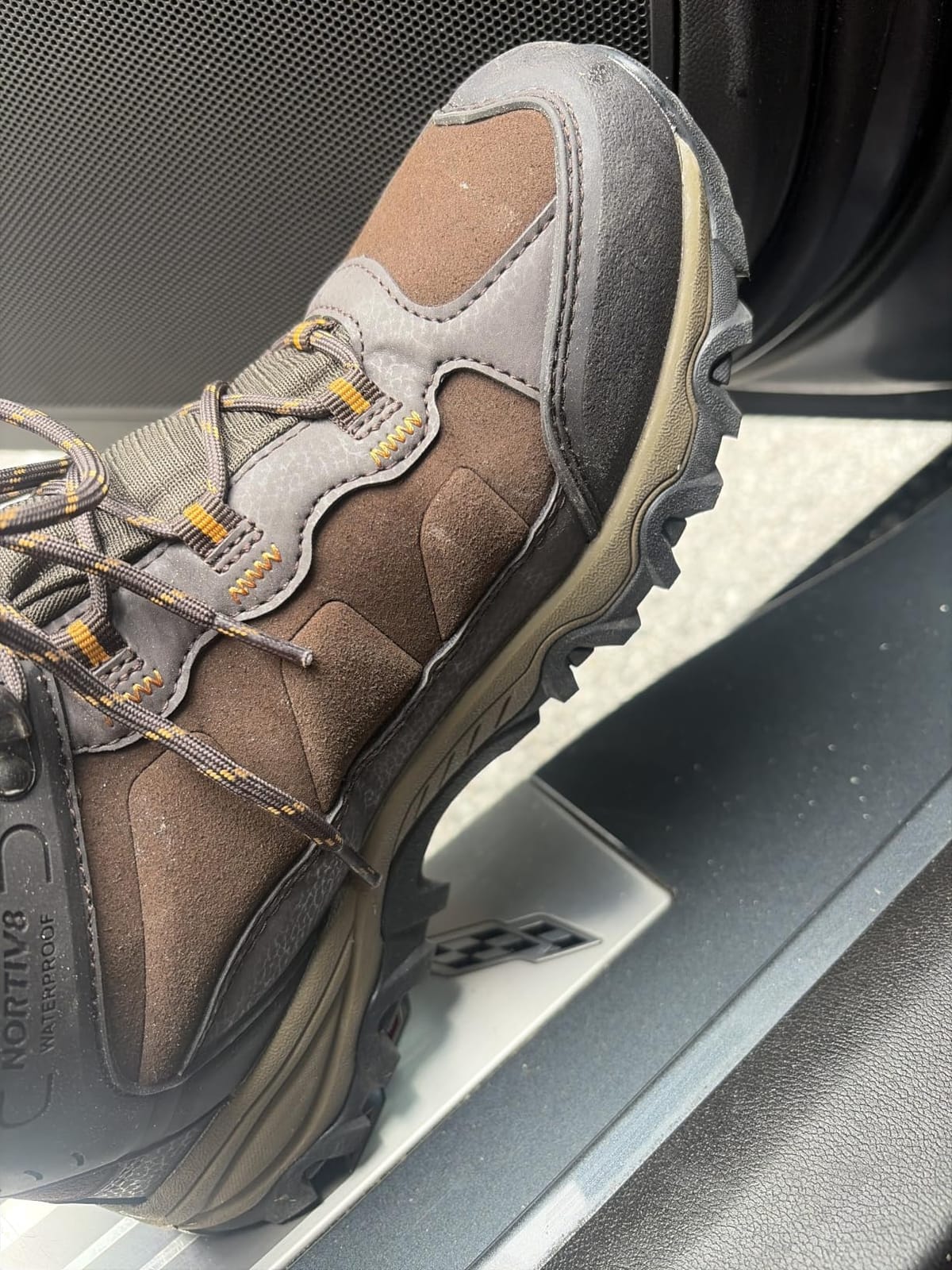 Men's Waterproof Lightweight Hiking Boots customer photo 1