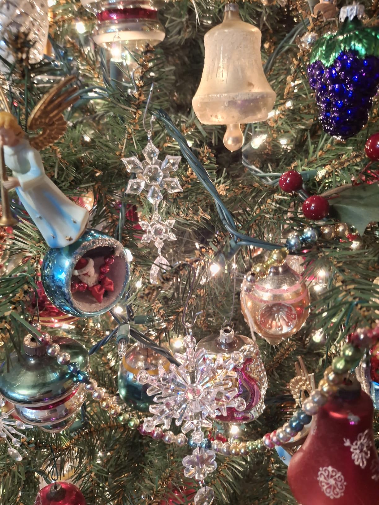Crystal Christmas Tree Ornaments, Clear Acrylic Snowflake & Icicle, 18pcs customer photo 1